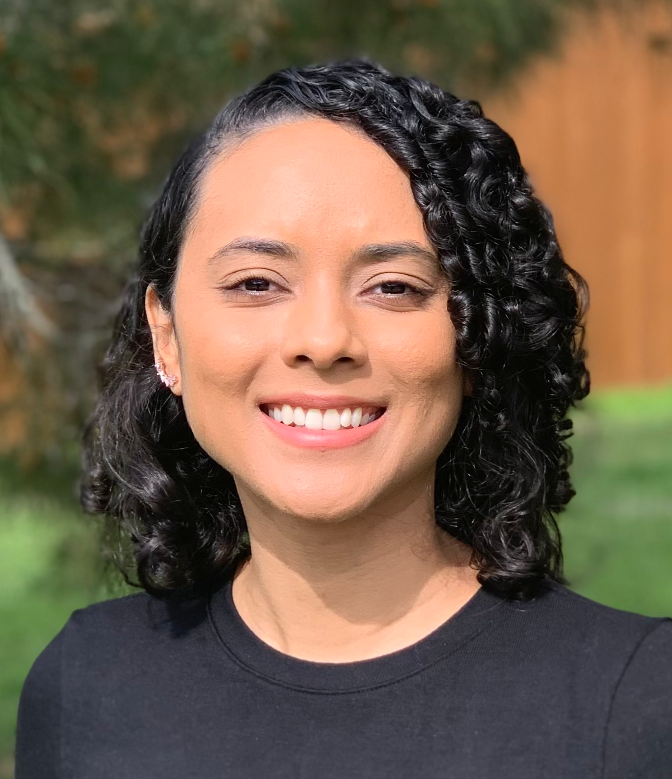 Alaina's headshot