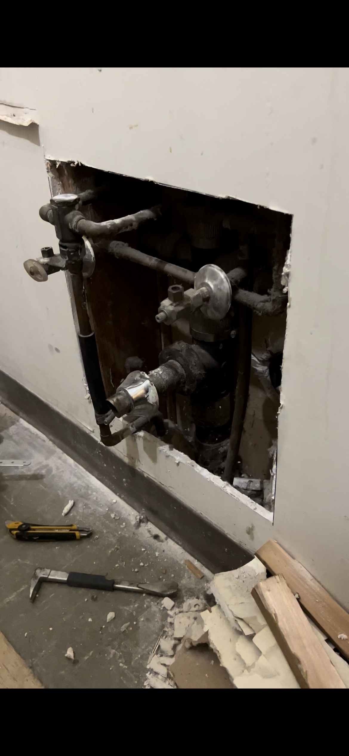 5 Common Victoria Plumbing Repairs You Shouldn’t Ignore (And 1 You Can Do Yourself)