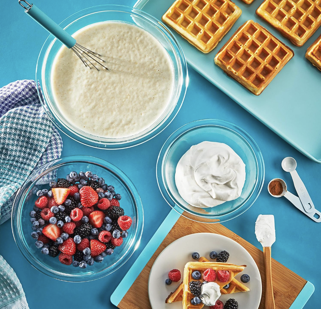 Pyrex Essentials Glass Mixing Bowls Set (3-Piece)