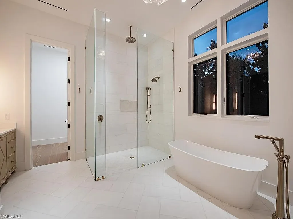 660 3rd master shower.webp