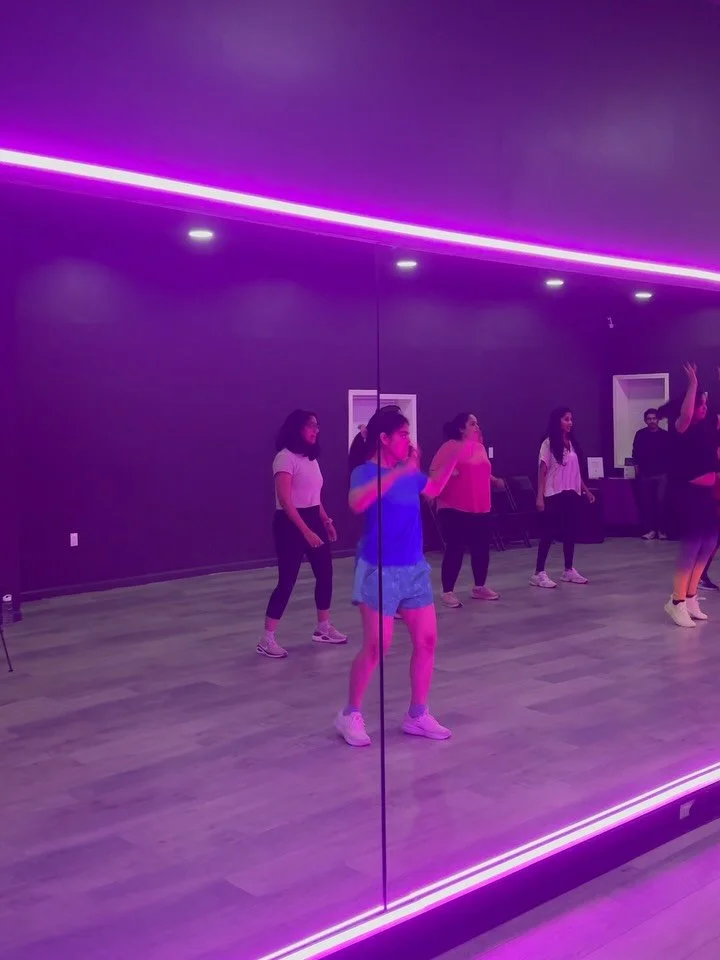 First @bollyxfitness class down! 🫶 Join @bollyxglowwithasthashah every Monday 7:30-8:30PM at @fluidarts.studio for a fun, high energy Bollywood cardio class 🔥 (class packs available) 

Sign up at www.fluidarts.studio/schedule or link in bio!

#jers