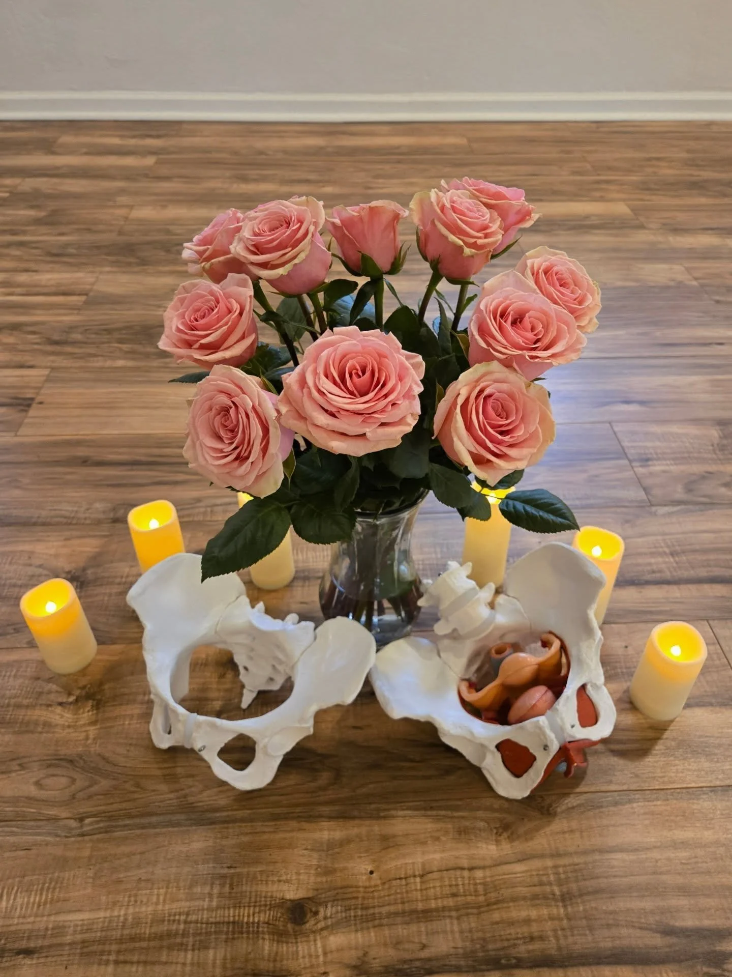 That&rsquo;s a wrap on my first ever workshop series, Core Harmony 🌹 My courageous and engaged students connected to their bodies, asked brilliant questions, stretched, and strengthened. 🌈 

We had many different people of all genders and ages join