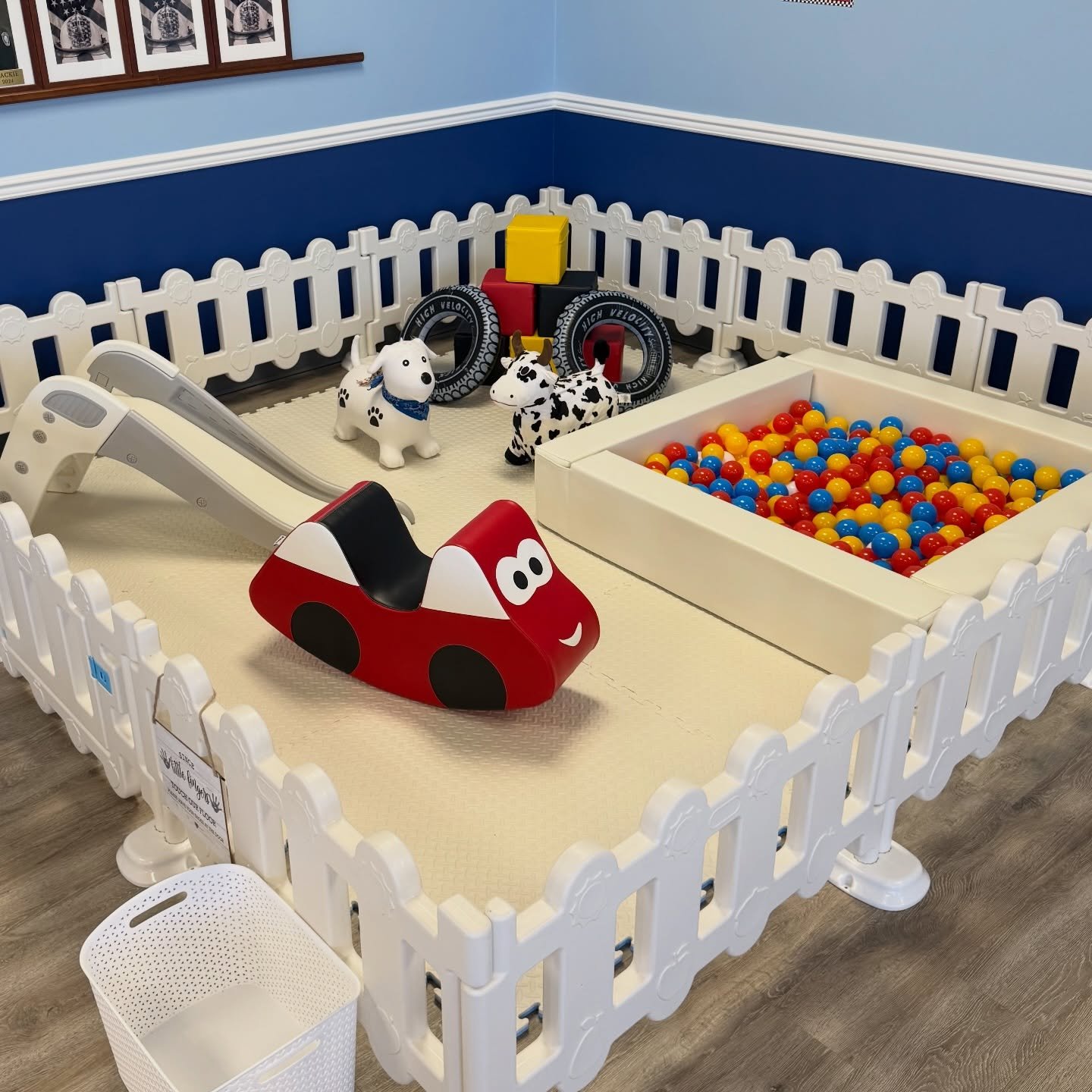 When the painting on the wall is an unpaid actor 🎉

If you ain&rsquo;t FIRST, you&rsquo;re last ❤️💛💙