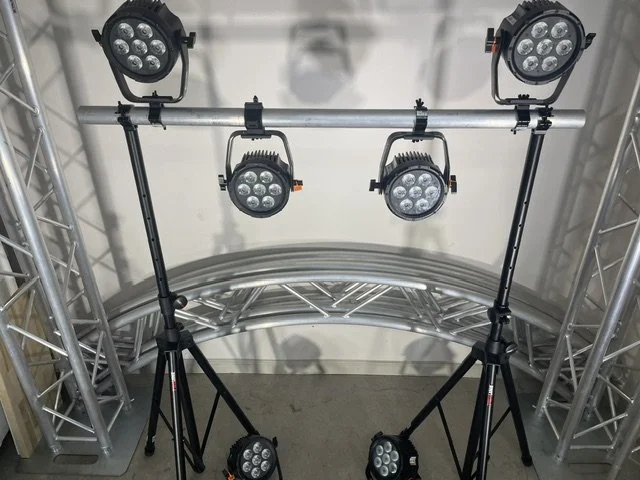 Karaoke / DJ, Live lighting