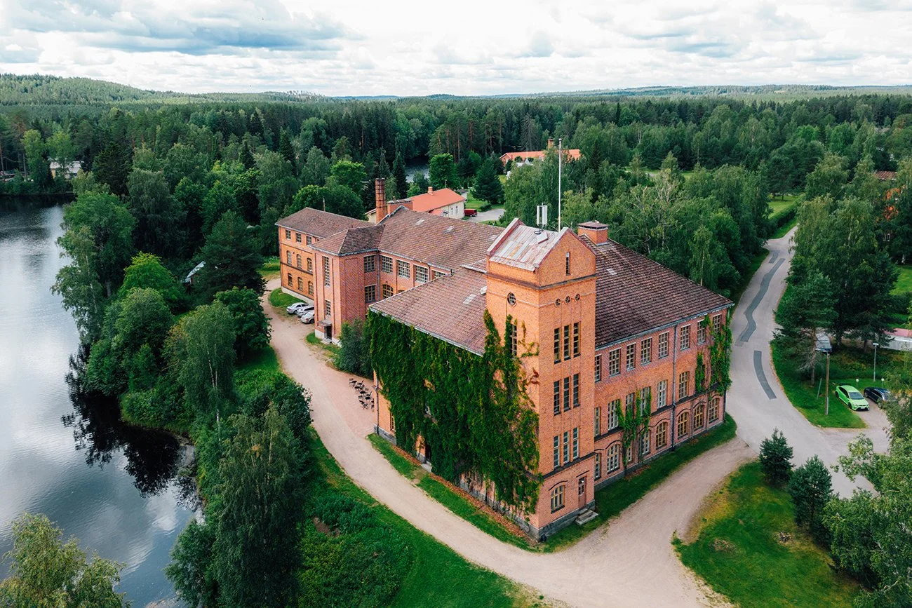 Ilmakuva Walleniuksen Wapriikista Juupajoella. Suomi-kuvia dronella.