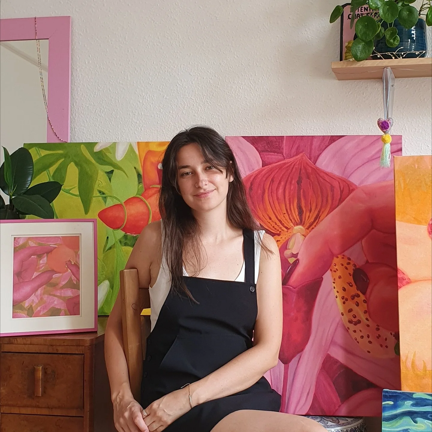 ✨Alumni Spotlight✨ 

Say hello to our latest Alumni Spotlight, Holly Elan Watson 🎨

Holly is a London-based artist whose work is all about intimacy, imagination, and a playful deep dive into the senses. Born in 1995, she creates vibrant, emotionally