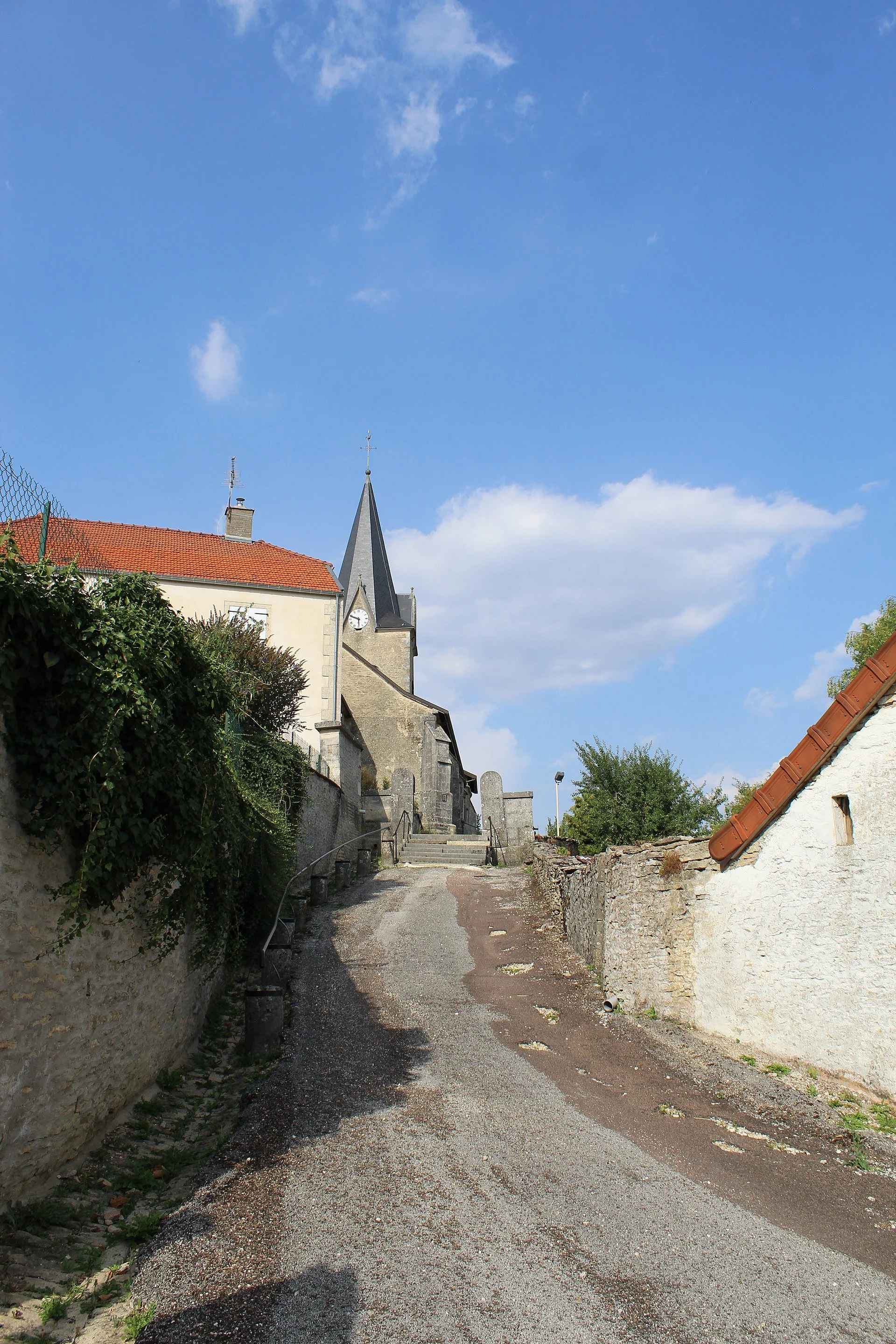 Bricon en Haute Marne, la vie de village près de Chez Anne