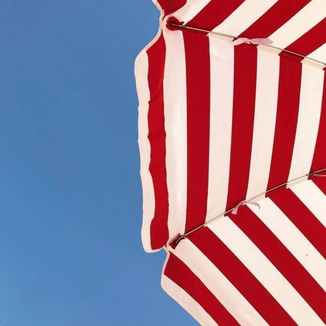 Blue skies and stripes 

&bull;
&bull;
&bull;
&bull;
&bull;
&bull;
&bull;
Image @pinterest
#summer #vacationclub #beach #accessories #comingsoon #luxe #bagcharms #sydney #australia #accessories #vacation #bagaccessories #travel #summerfun