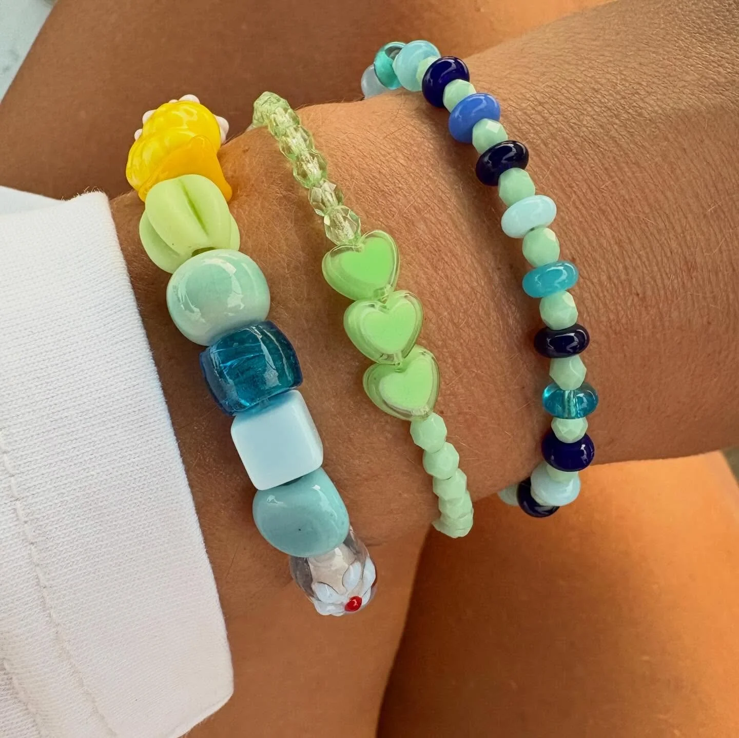 Just add colour 🧡💛 
&bull;
&bull;
&bull;
&bull;
&bull;
&bull;
&bull;

#summer #vacationclub #beach #accessories #bracelet