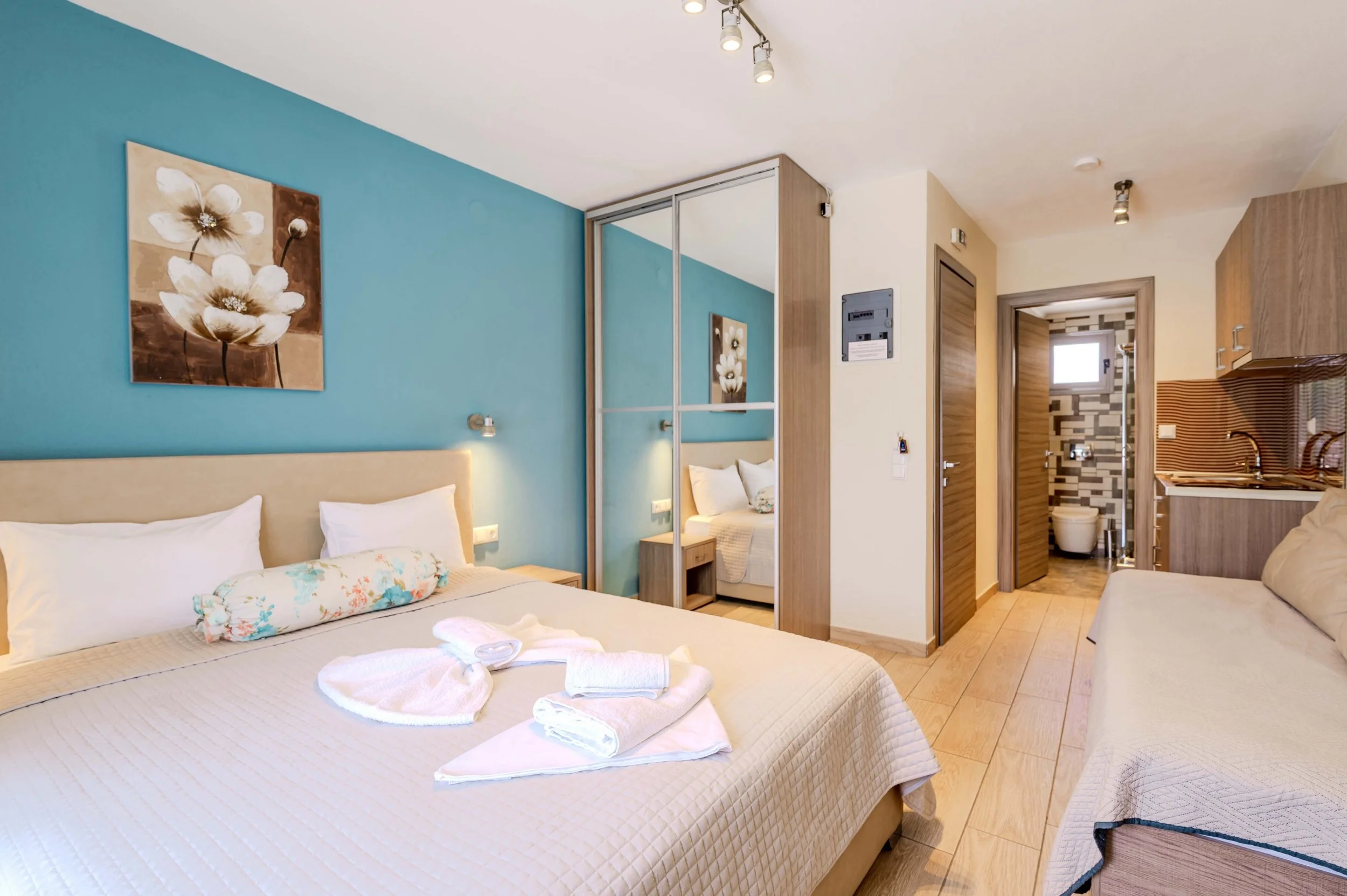 A space designed for comfort, simplicity, and effortless hospitality.

Every detail matters when creating an experience guests will remember.

📸 Photoshoot and management by Metsikas Group

#MetsikasGroup #HospitalityPhotography #PropertyPhotography