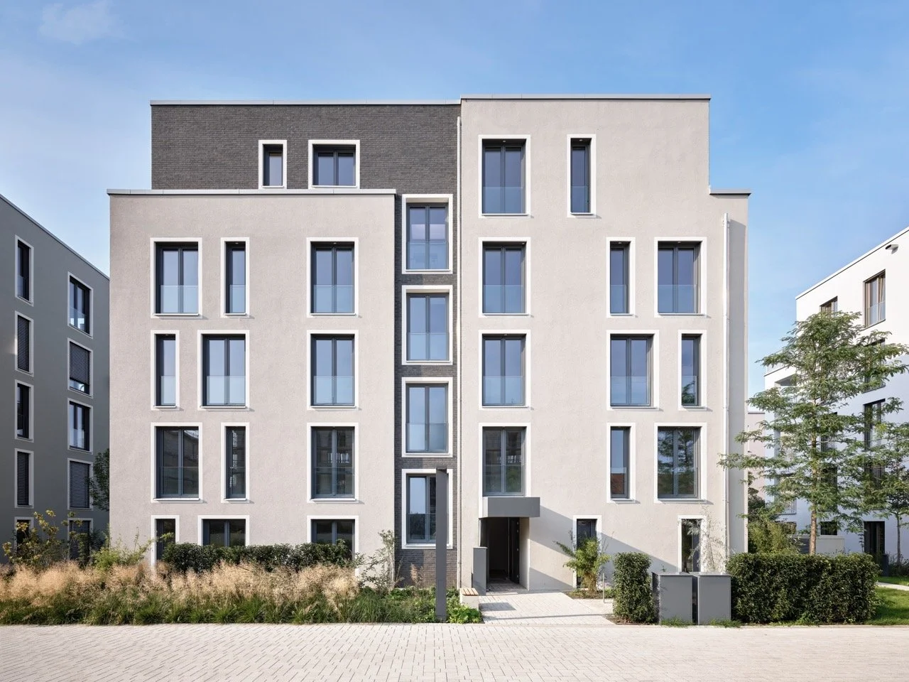 Groß (WOHNQUARTIER-BRÜHL_DSF1912).jpeg