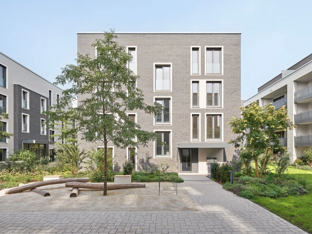 Groß (WOHNQUARTIER-BRÜHL_DSF2047).jpeg