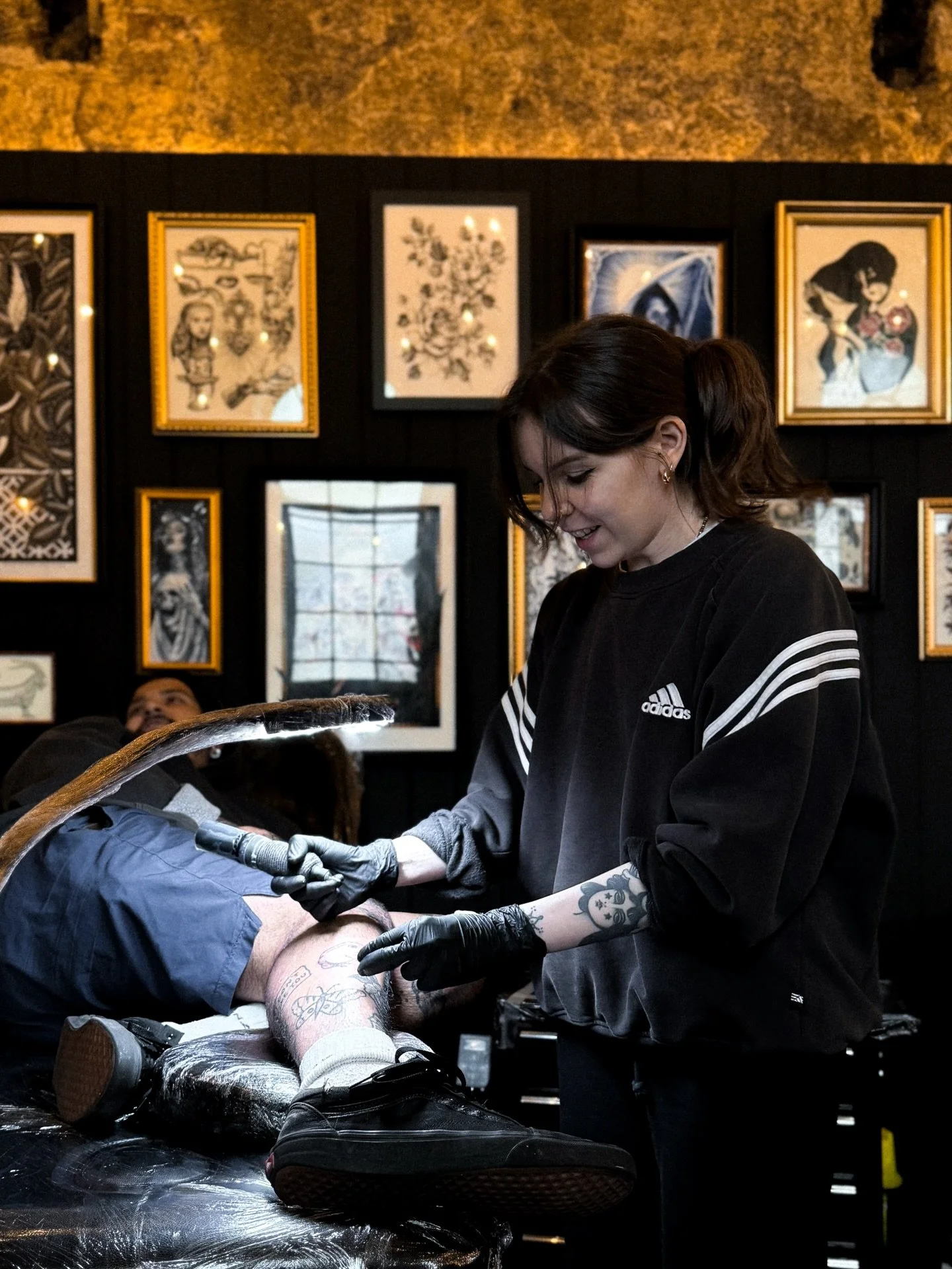 ARTIST SPOTLIGHT @spacecrvfts 

Lucy, the girl who can make any tattoo ridiculously cute.

@spacecrvfts works in a whimsical illustrative tattoo style, taking inspiration from nature and vintage illustrations. 

If you like animals, plants and little