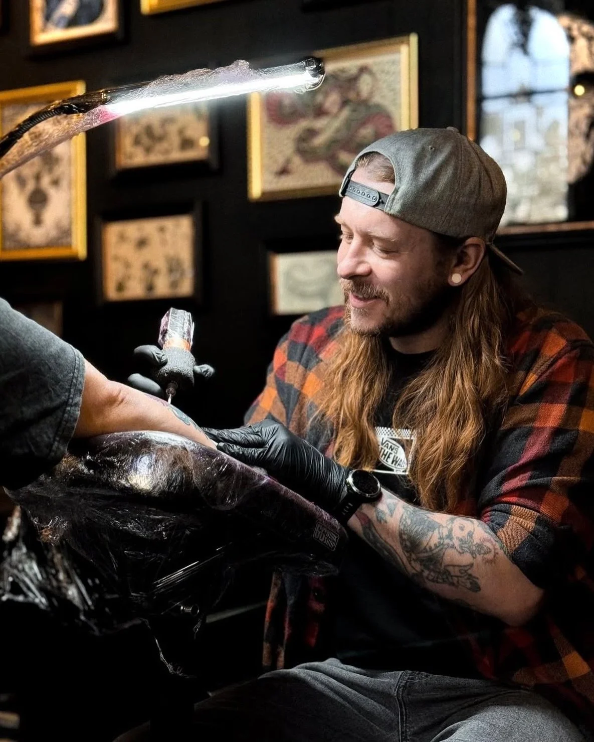 ARTIST SPOTLIGHT @aaron_fitchett 

The incredibly talented, award winning artist best known for his Traditional and Neo Traditional work.
 
Aaron loves doing large-scale pieces but loves every tattoo he does the same, whether it&rsquo;s your first sm