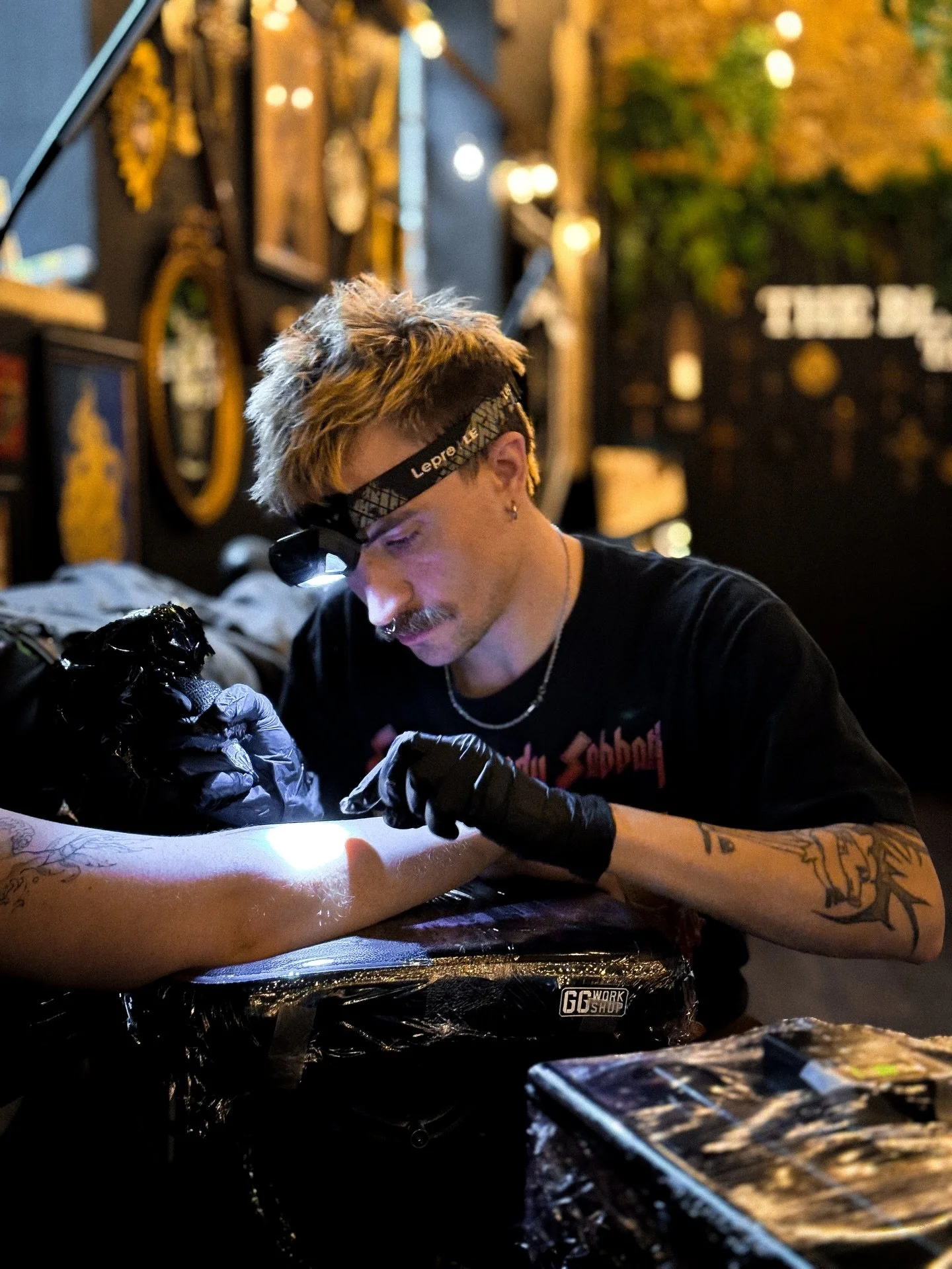 ARTIST SPOTLIGHT @is.glue 

Blackwork king, Pat!! Scroll through to see what we mean!

Pat is an incredible blackwork tattoo artist, born and bred in London.
He loves tattooing medieval weapons, abstract blackwork, cartoons and anything that looks pr