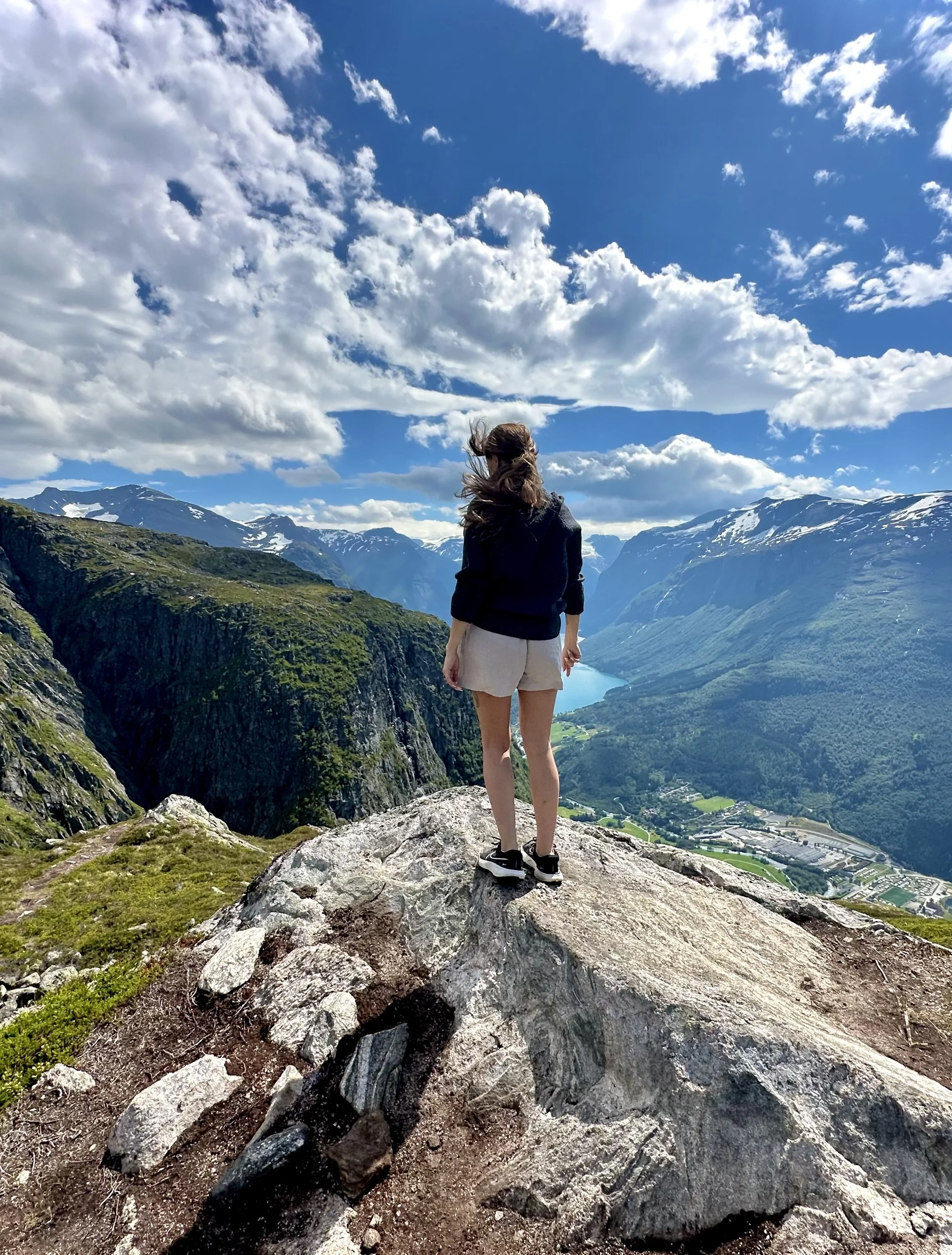 Wearing light, adaptable layers in the Norwegian mountains during summer.