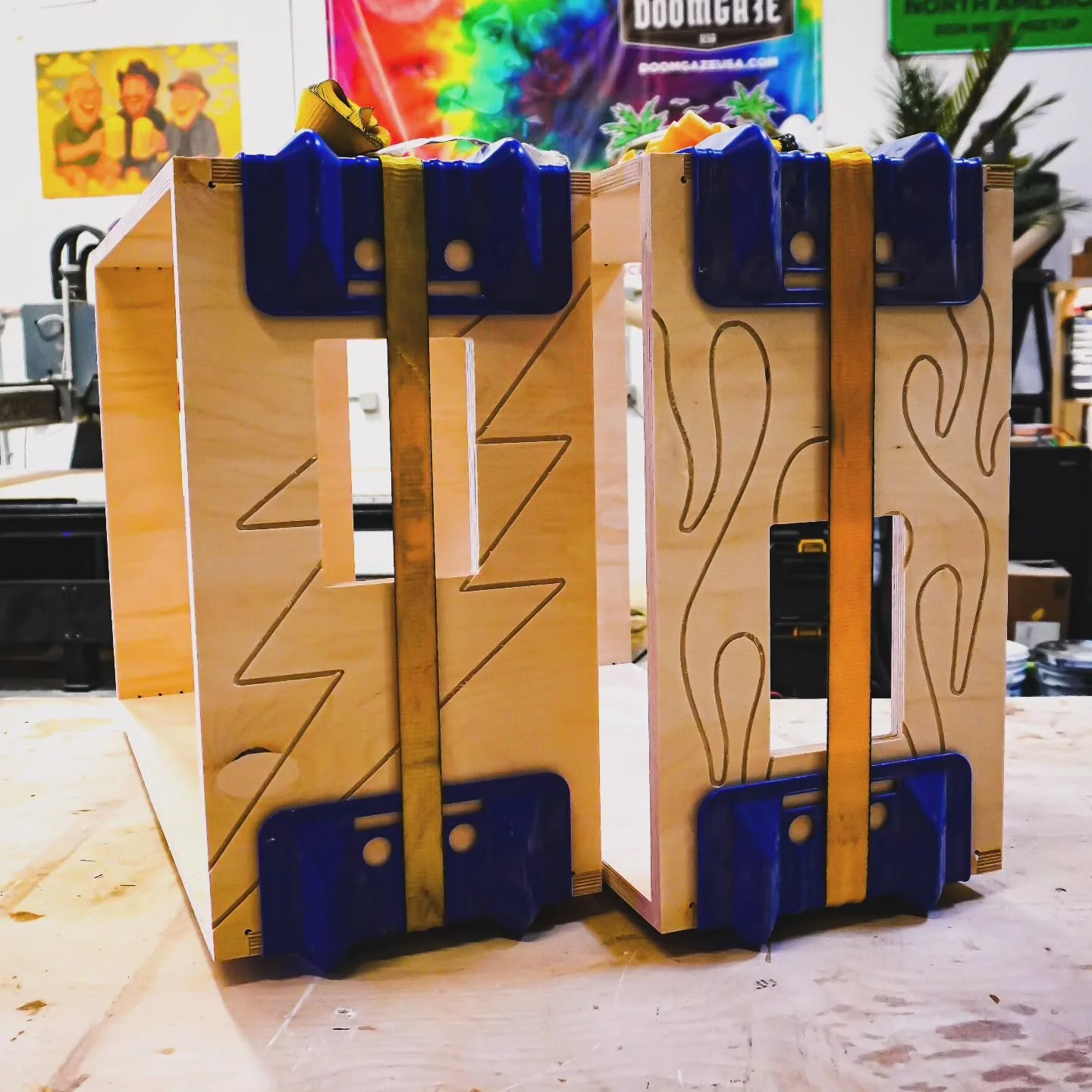What came first - the lightning or the flames? 🤔

#guitargear #guitarporn #guitarcab