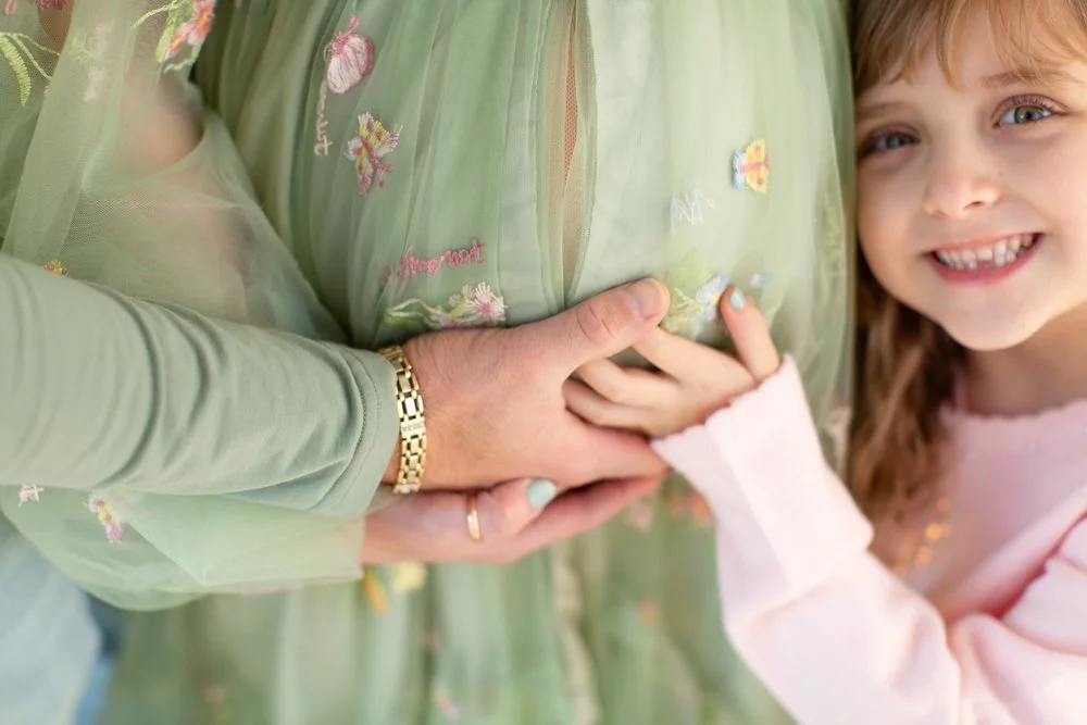 Family Maternity photos taken at Roger Williams Park in Providence RI