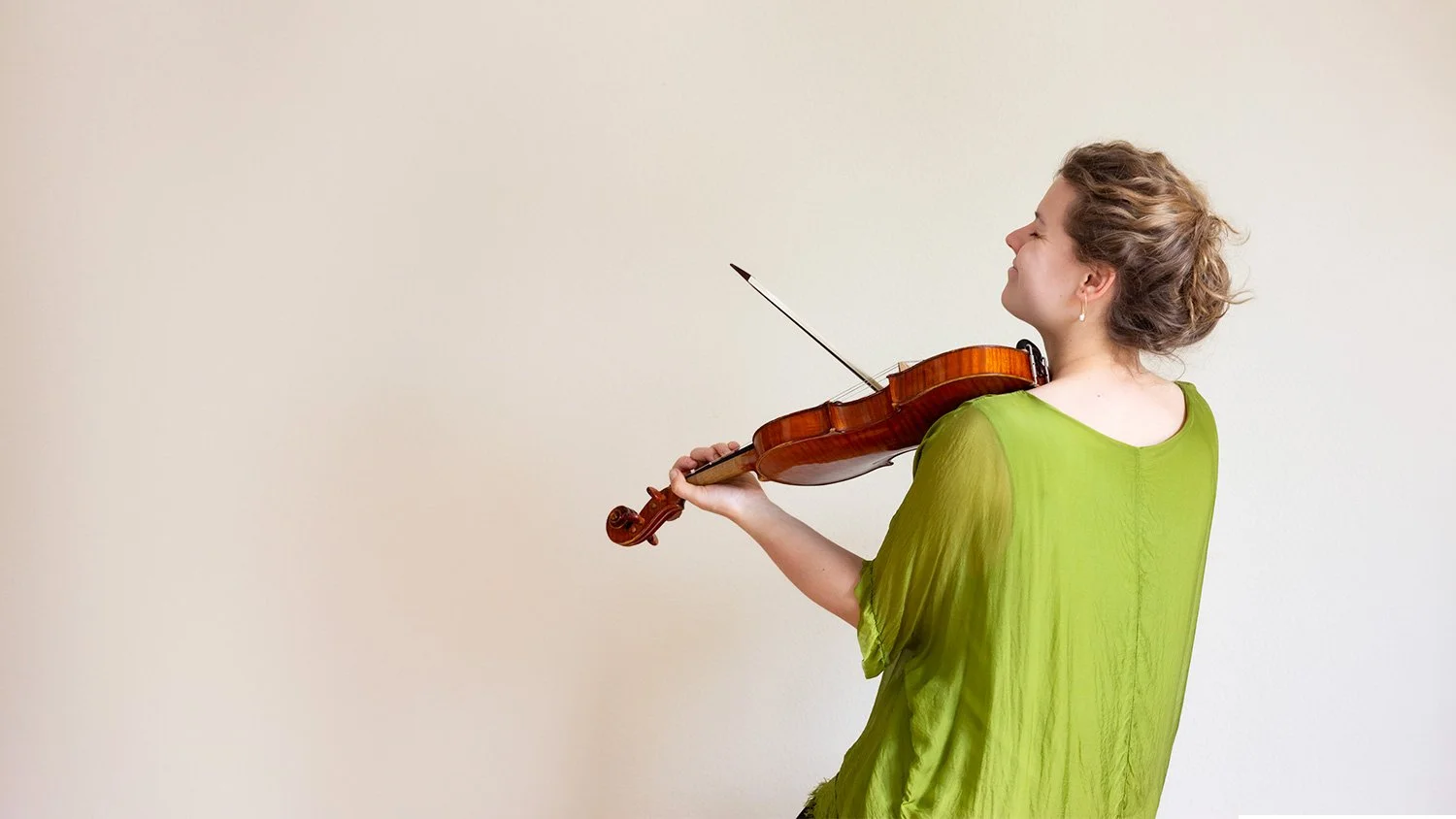 Holding The Violin With (Or Without) A Chin Rest