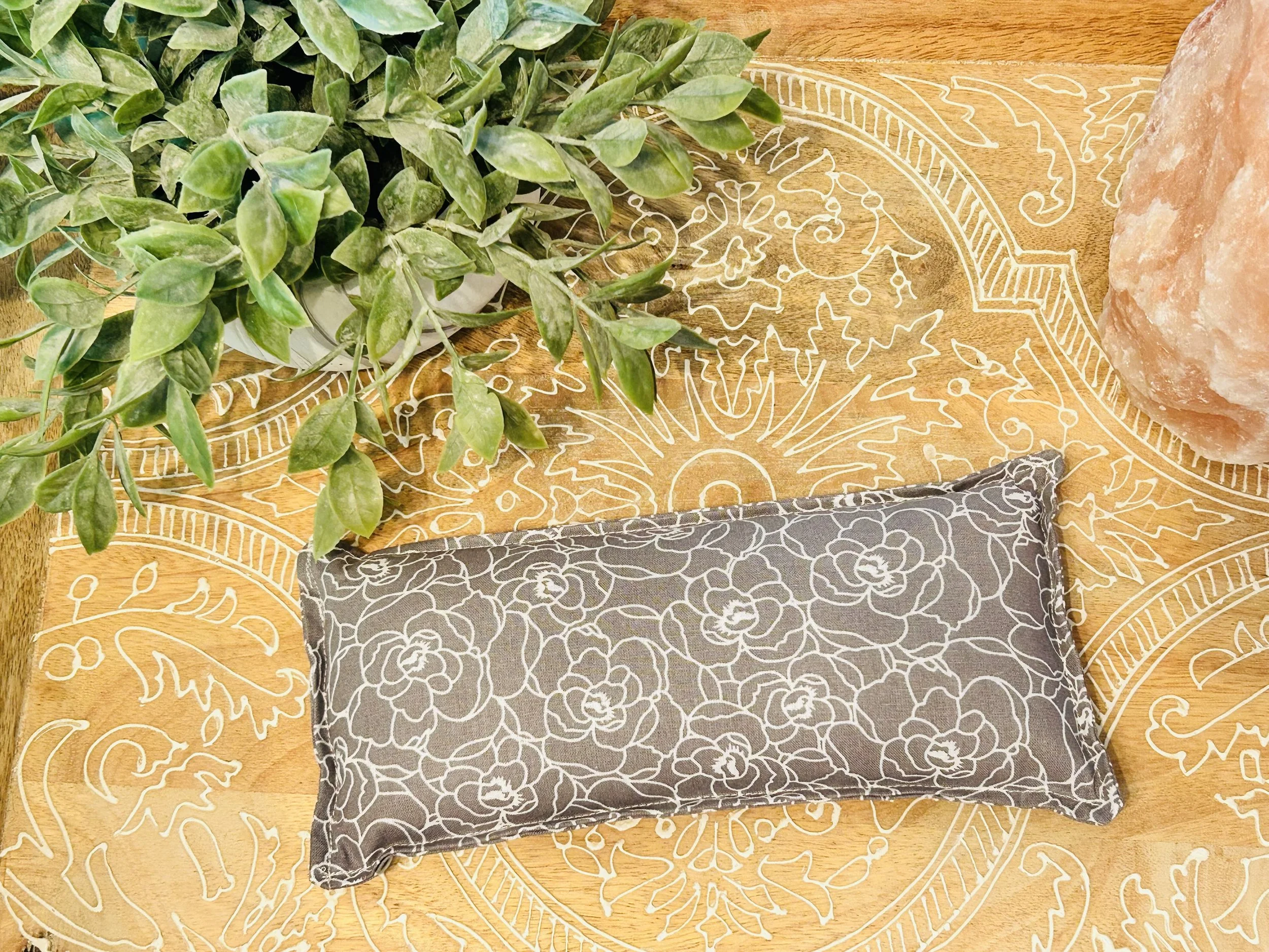 Zen Pack - Reusable Hot/Cold Rice Pack - Gray & White Flowers