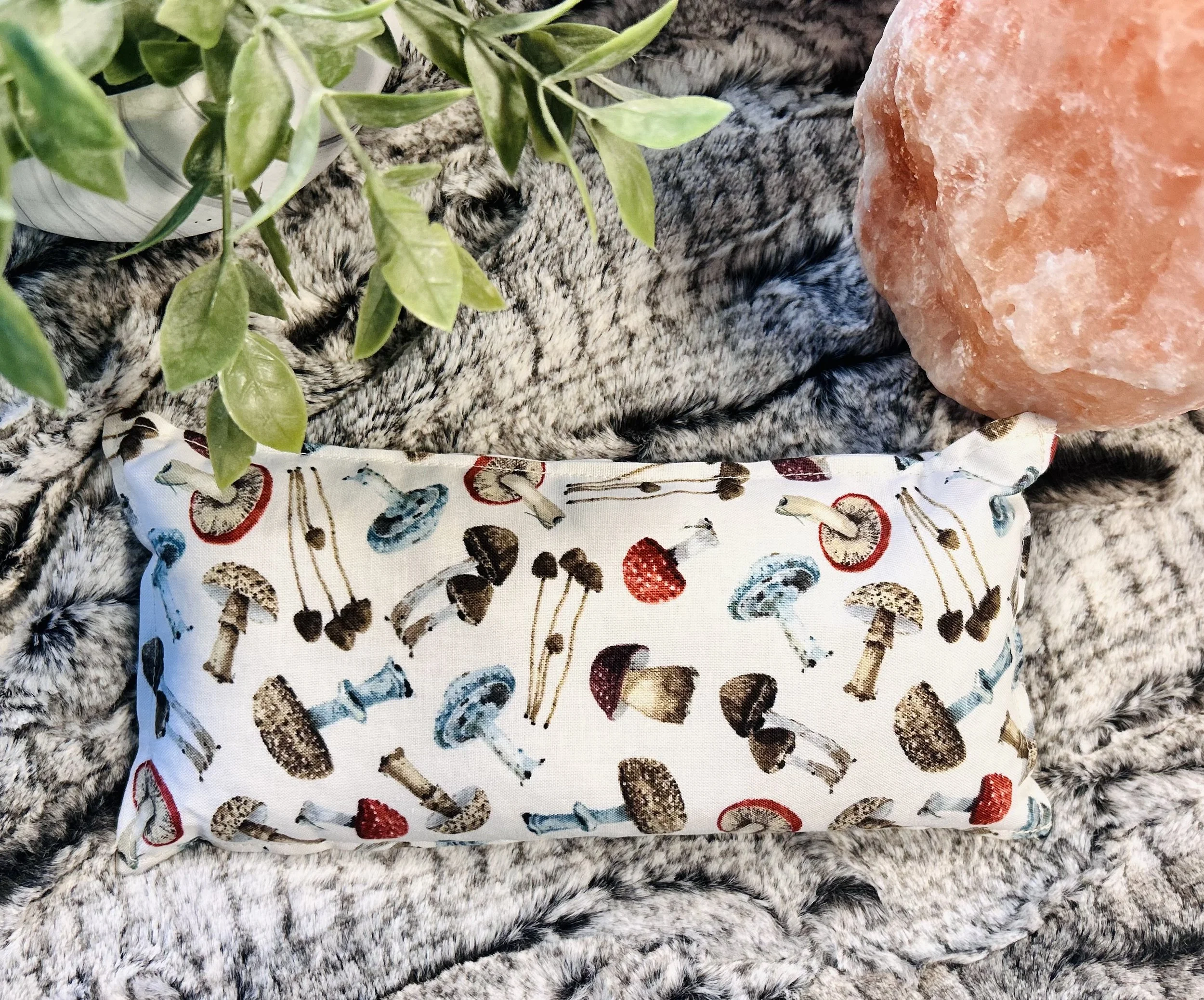 Zen Pack - Reusable Hot/Cold Pack - Vintage Mushrooms