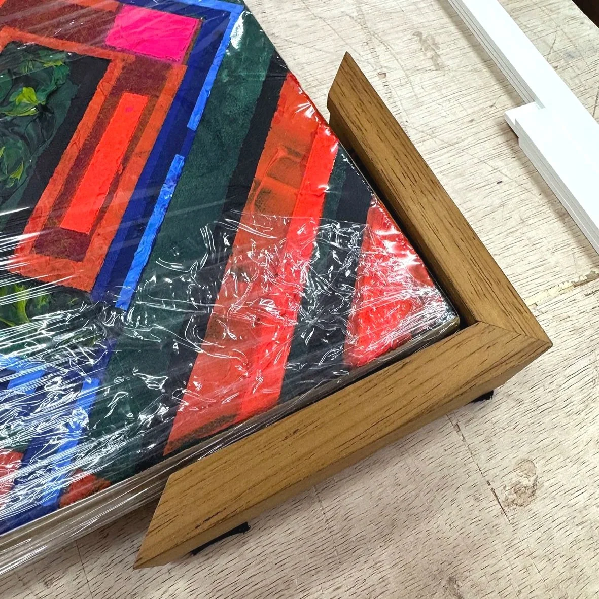 Floating frame sample for a painting