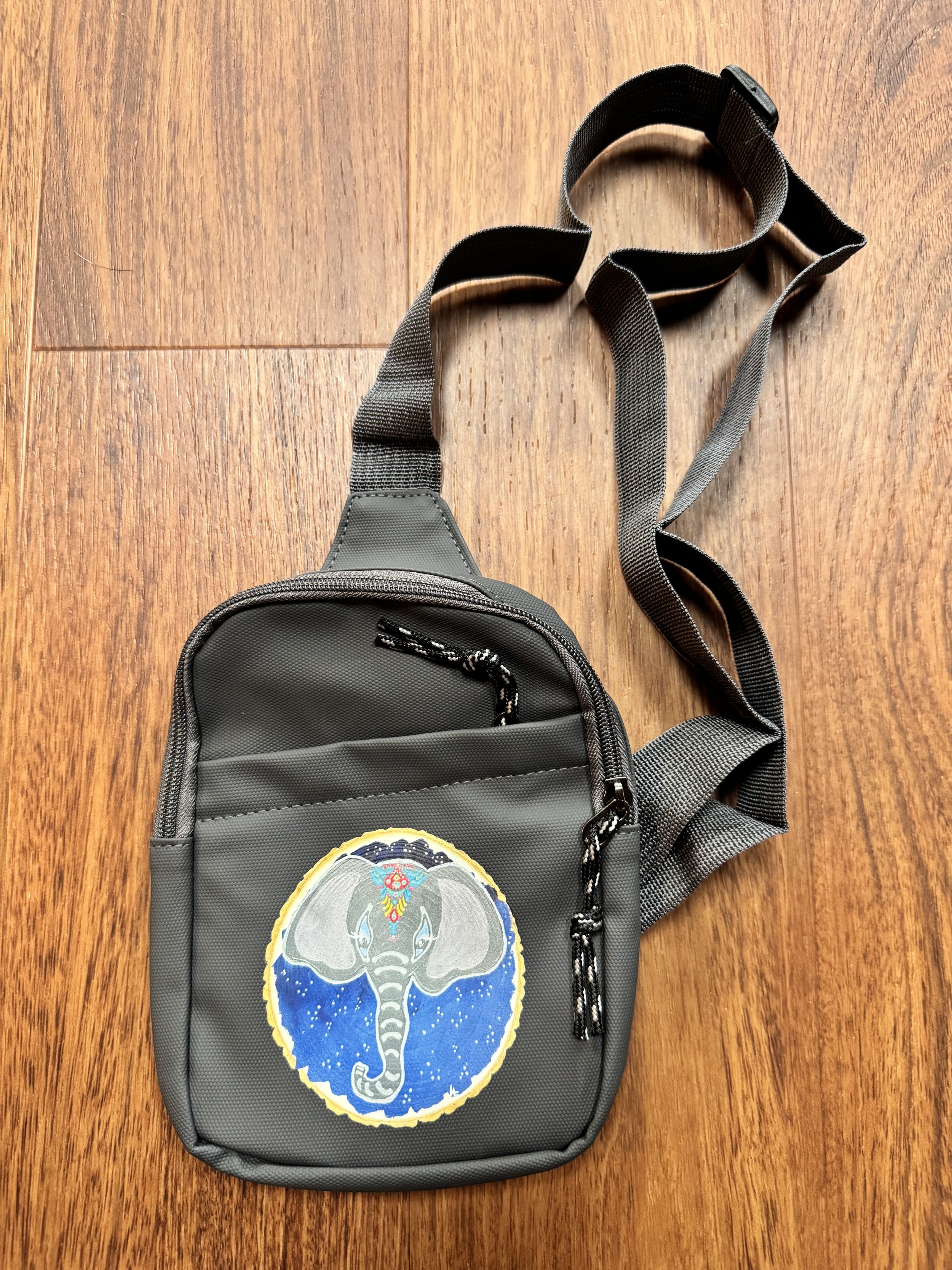 "drishti" sling;
6" x 8";
$32.00