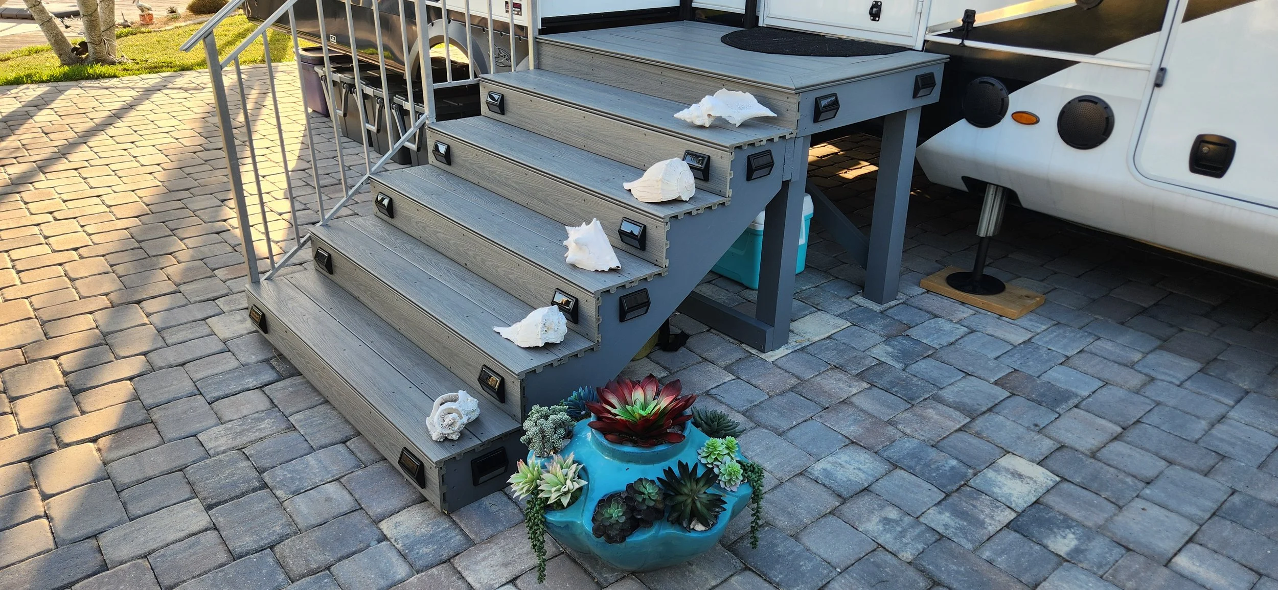 RV Steps and Landing