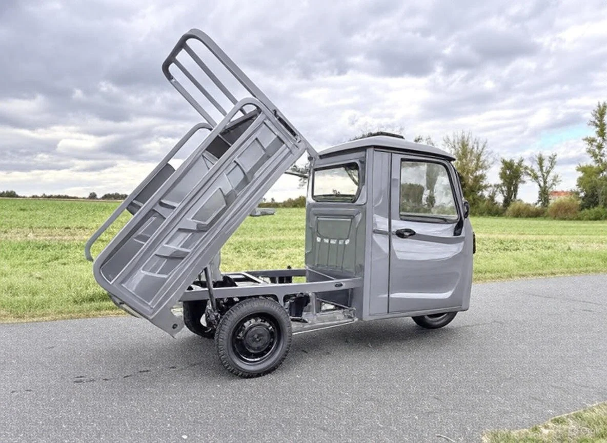 En trehjulet elektrisk tuk tuk luxcap el-kabinescooter