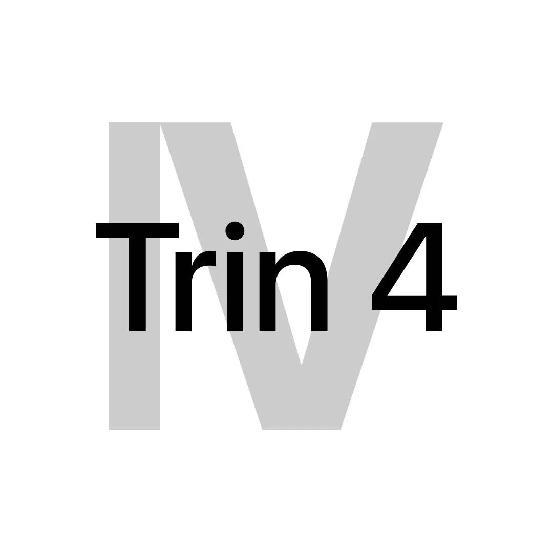 Grafik med teksten 'Trin 4' og baggrunds-illustration af 'V' formet linje.