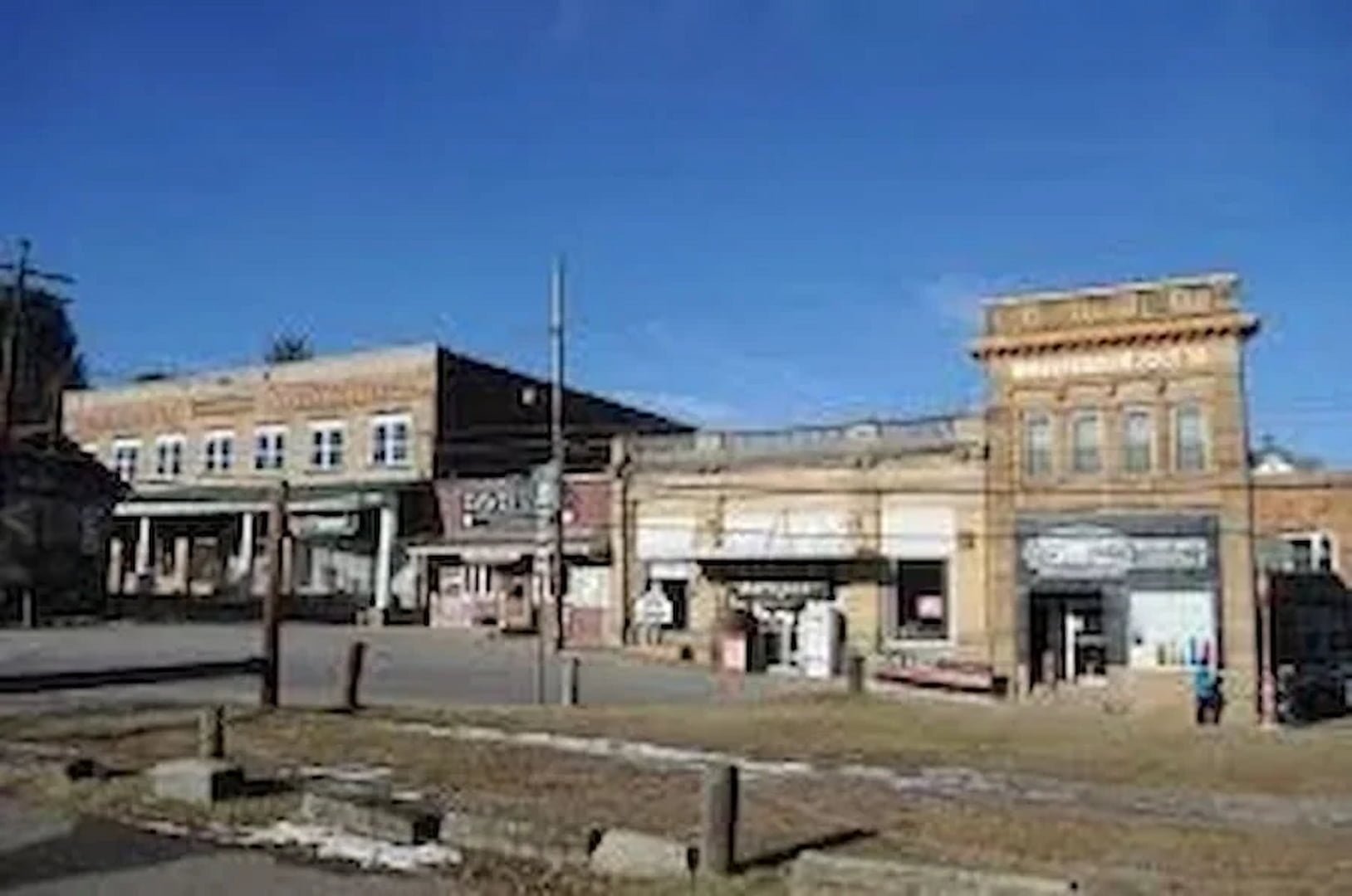 Asphalt sealcoating and parking lot striping services in Pennsboro WV by Elite Pavement Maintenance.