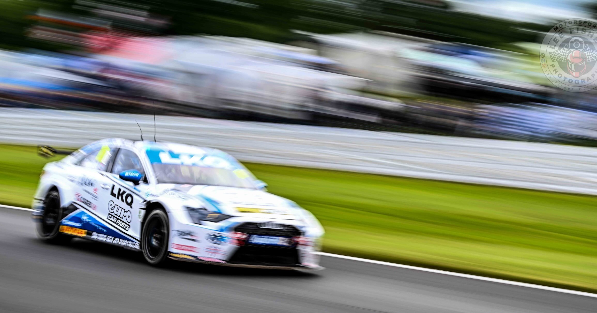 Quick handful of shots from a frantic BTCC Qualifying here at Oulton Park! 🔥
The pace is unbelievable around the Island. The TOCA package never fails to deliver, and seeing these machines on the limit through Cascades is something else. 🏁📸
Still p