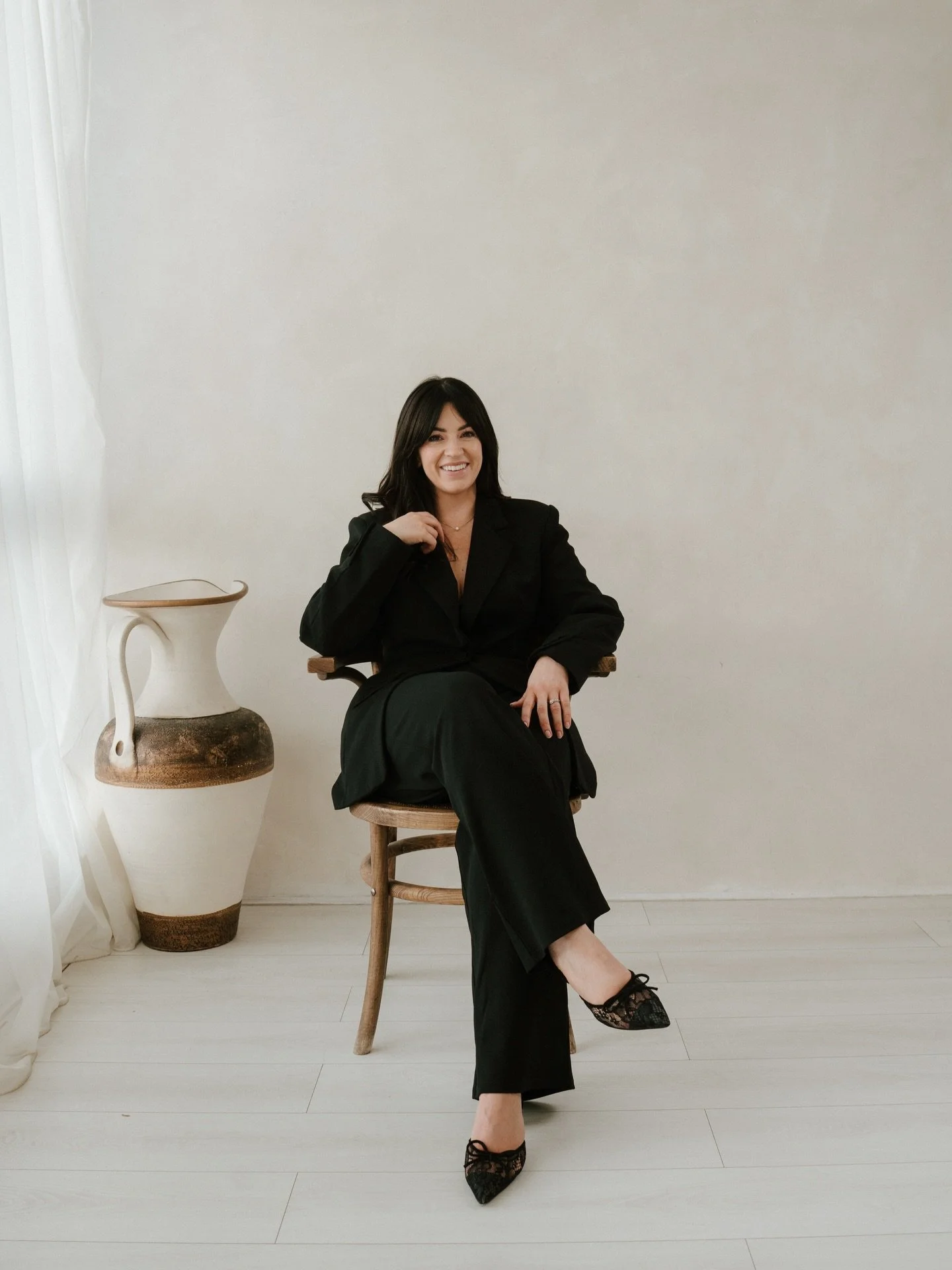 ✨ A proper hello ✨

Hi, I&rsquo;m Jade - a wife, a mum to two boys, and someone who believes the everyday moments matter just as much as the big ones.

I was drawn to photography during early motherhood, capturing the little moments that passed too q