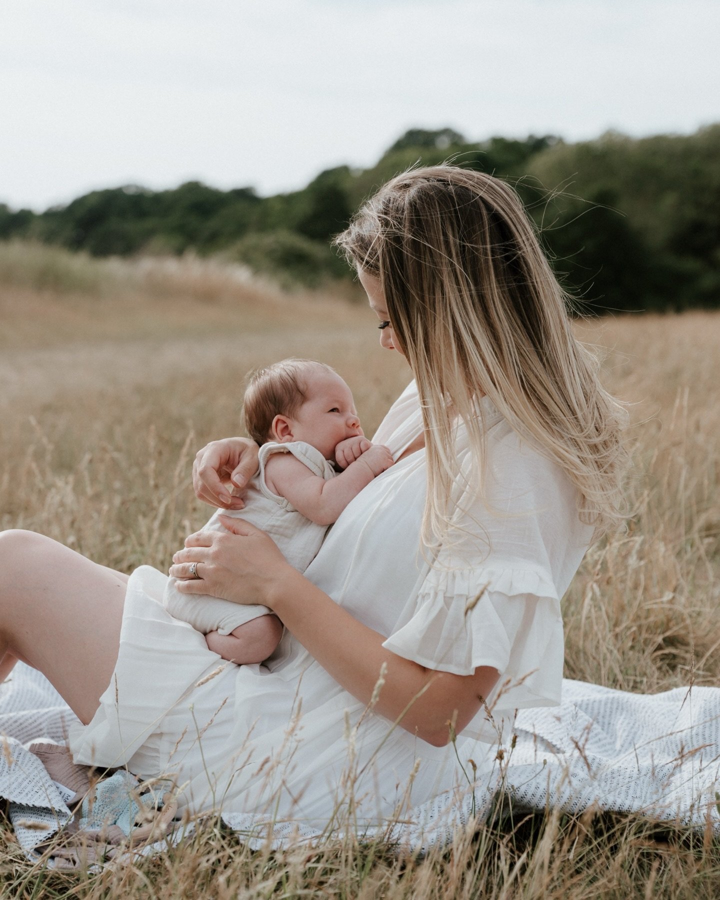 Throwing it back to this gorgeous newborn location shoot. This session felt peaceful, natural, and full of love.

There&rsquo;s something so special about taking a newborn session outdoors in the summertime.
Letting little ones run free and the gentl