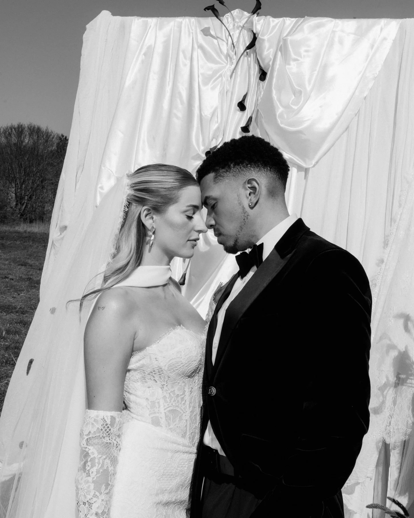 Beth &amp; Seft ✨

Still not over this incredible workshop with @the_edit_workshops - a moment for the amazing @bethandseft what a dream they were! ✨

Photographer @jadelayphotography 
Workshop Host @sharoncudworthphotography 
Workshop @the_edit_work