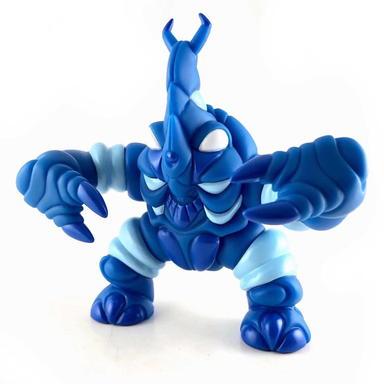 BIOBERRY TITAN

SCENTED VINYL