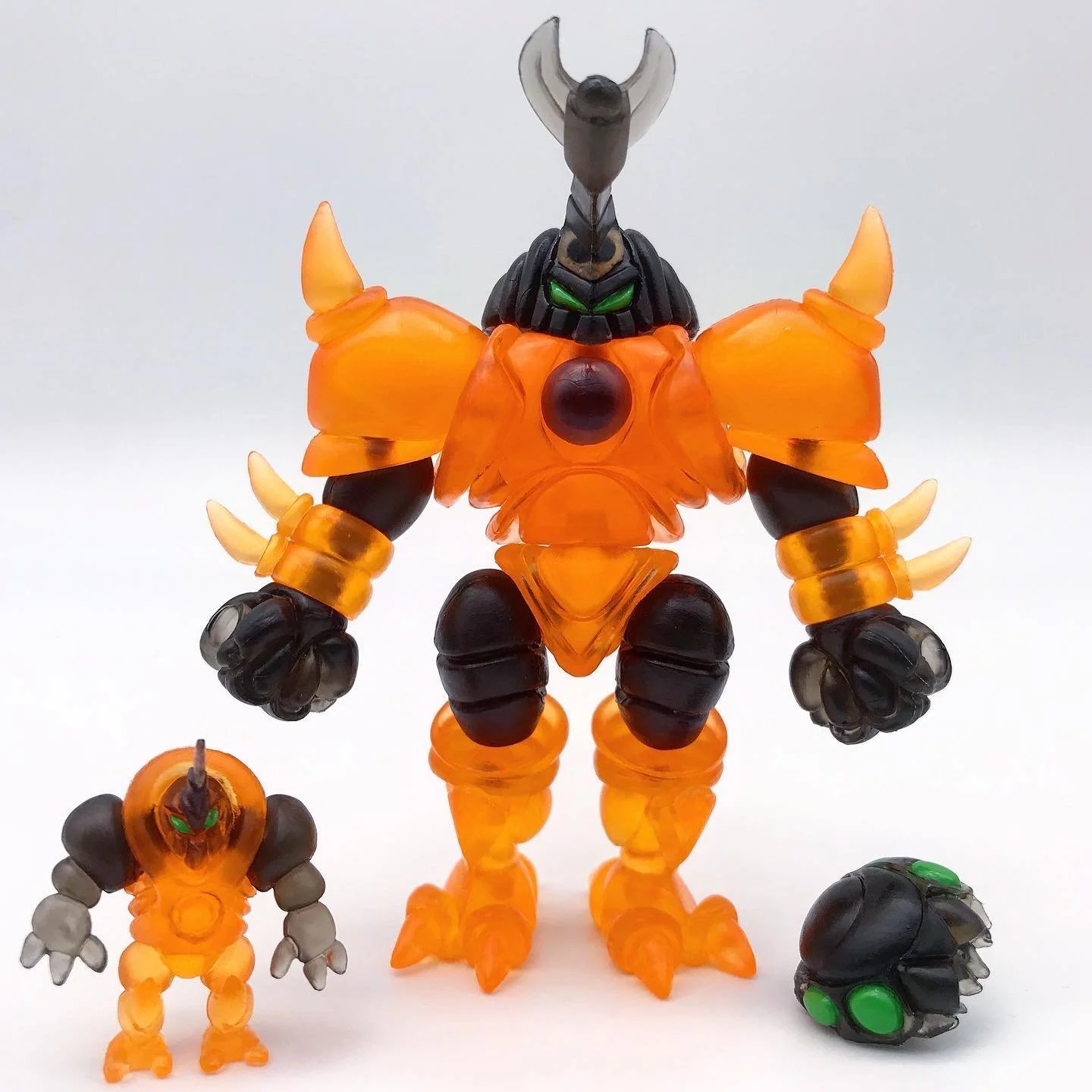 HALLO SPECTER MUSHI          
COLORS: GLYOS PYROS CLEAR ORANGE
NEW SEMI TRANSPARENT DARK BLACK
