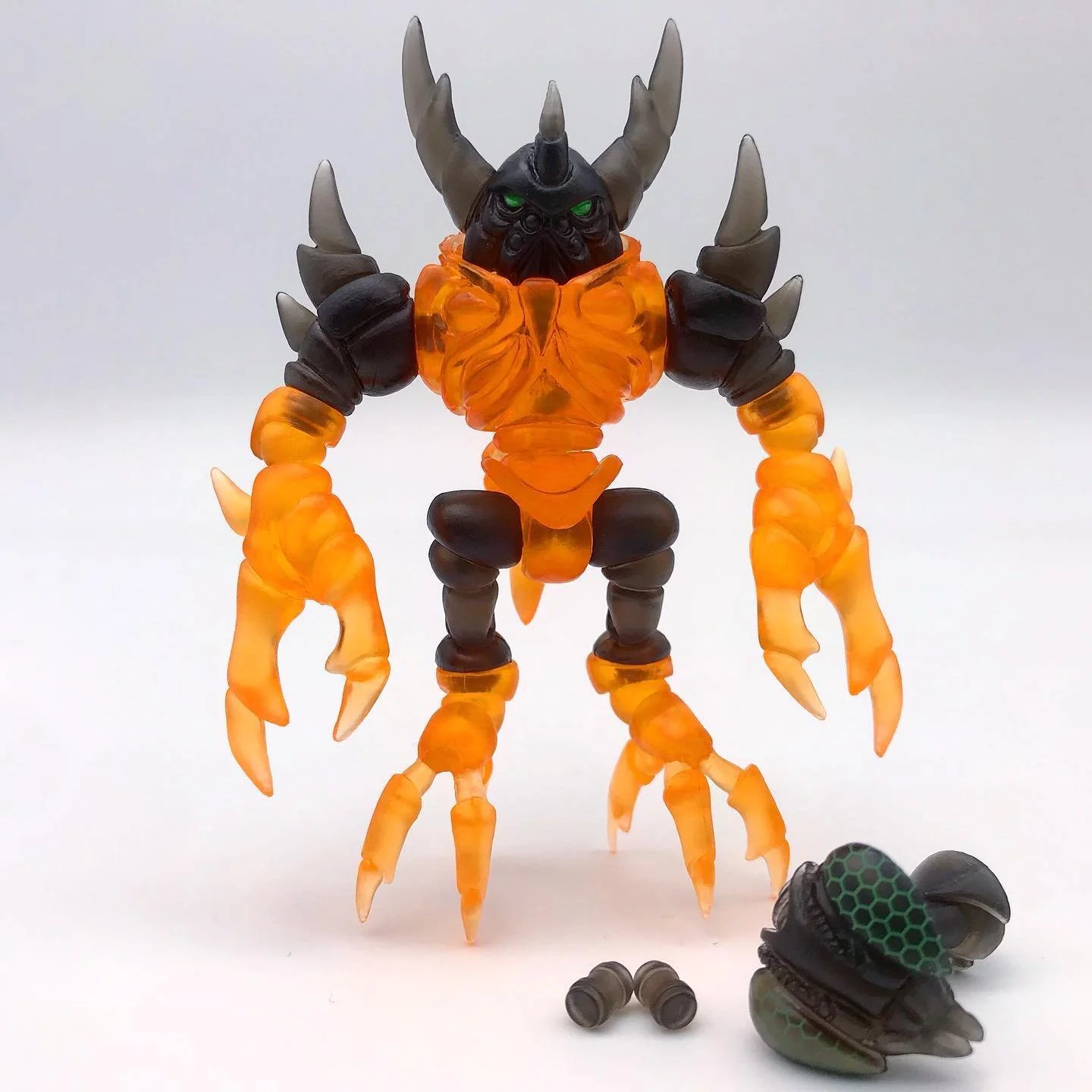HALLO SPECTER NEMESIS            
COLORS: GLYOS PYROS CLEAR ORANGE
NEW SEMI TRANSPARENT DARK BLACK