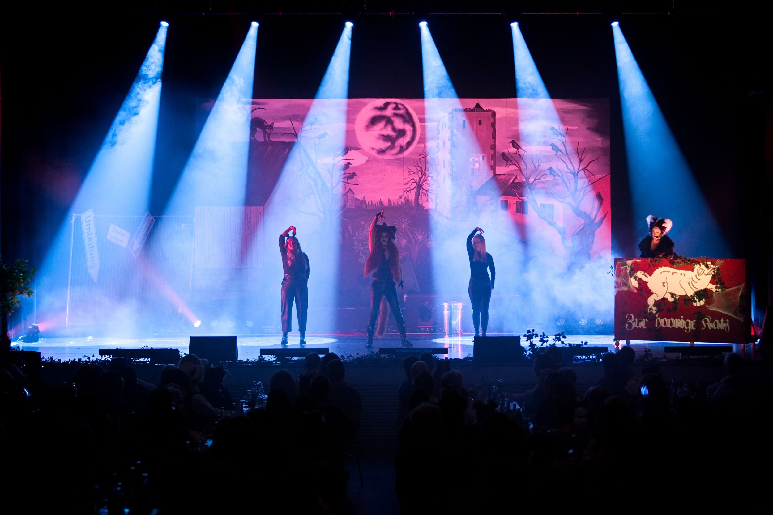 Bühnenperformance bei einer Fasnetveranstaltung in Villingen