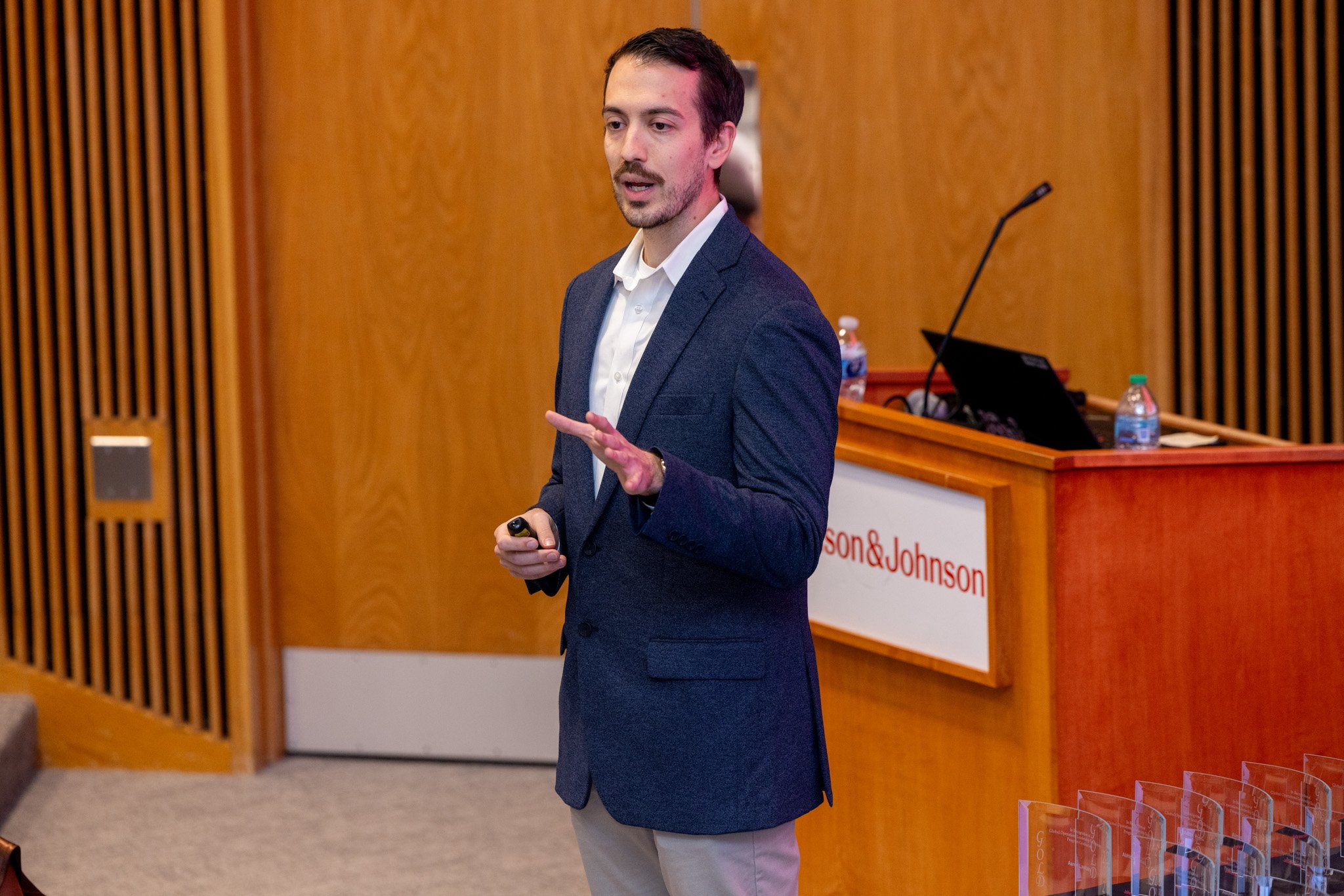 J&J Gold Grad-176.jpg