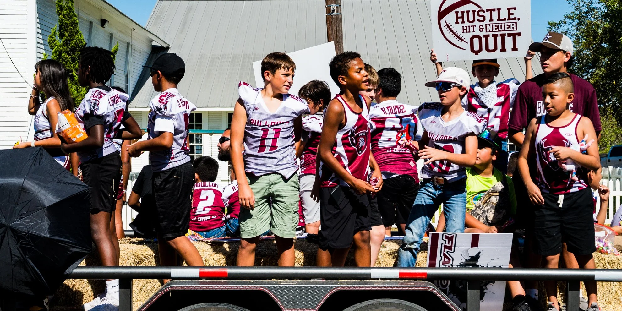 Flatonia Middle School football players at the Czhilispiel parade