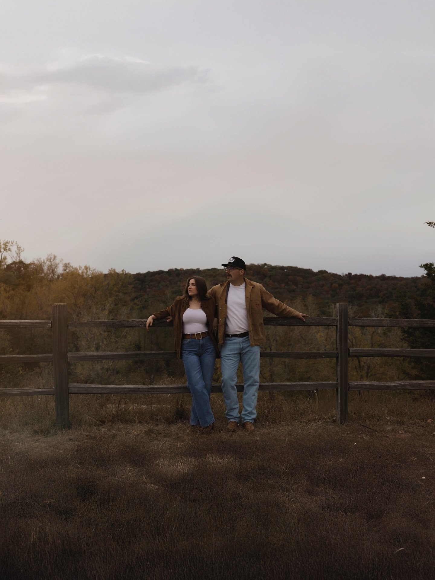 take my heart.

𓇢𓆱 
𓇢𓆱 
𓇢𓆱 

🎵 Take My Heart &mdash; The Teskey Brothers
📸 @thehoneytreecollective by @kenadeecastleman 

#thehoneytreecollective 
#stlcouplesphotography 
#missouriphotographer 
#midwestcouples 
#fallcouplessession 
#autumnlov