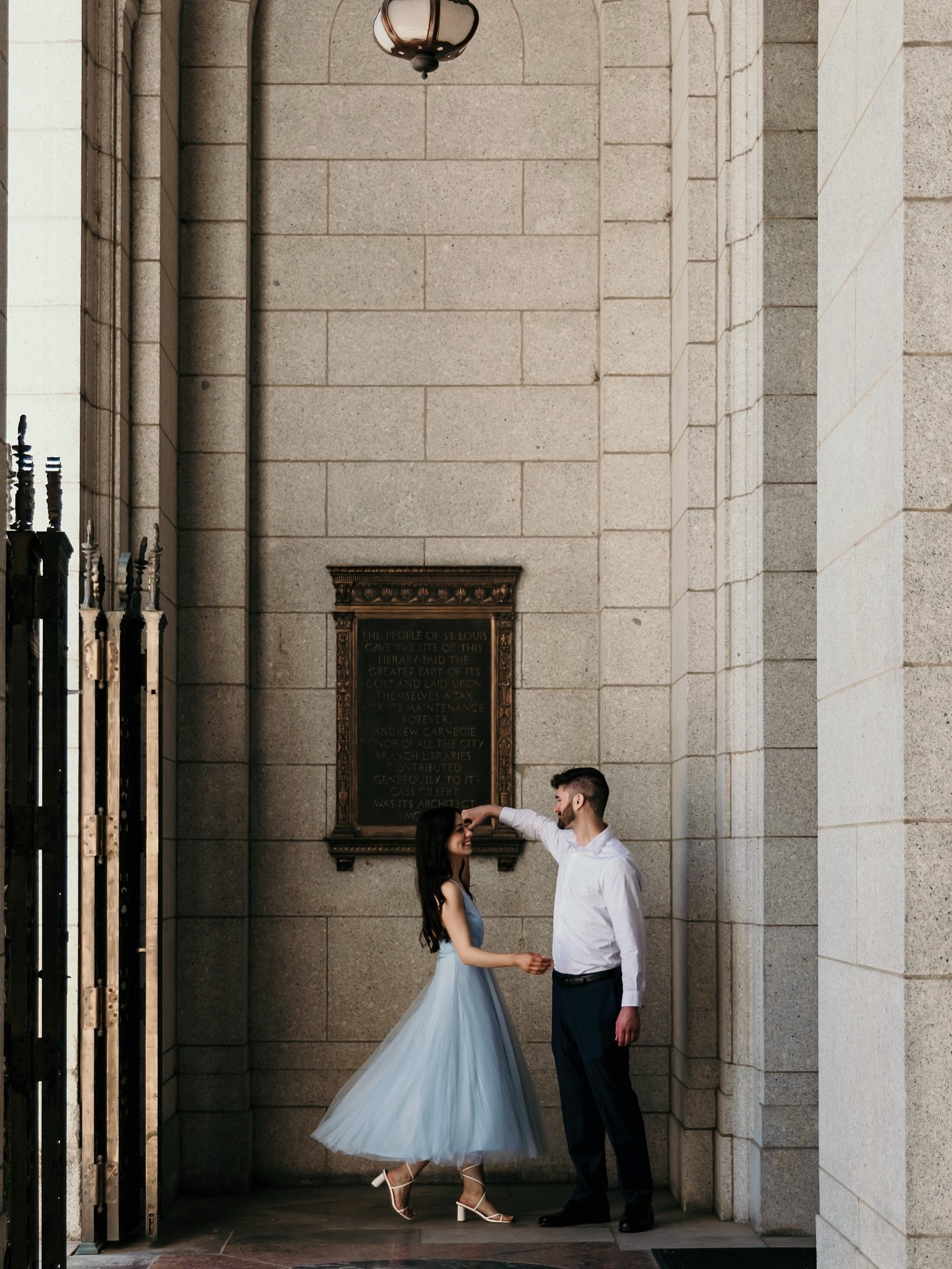 Digging this one out from the archive 🤍

This is what moody &amp; cinematic looks like in full sun &amp; inside.

Even though my editing style leans darker, light still matters, the time of day totally changes how the vibe comes through.

💡Want tha