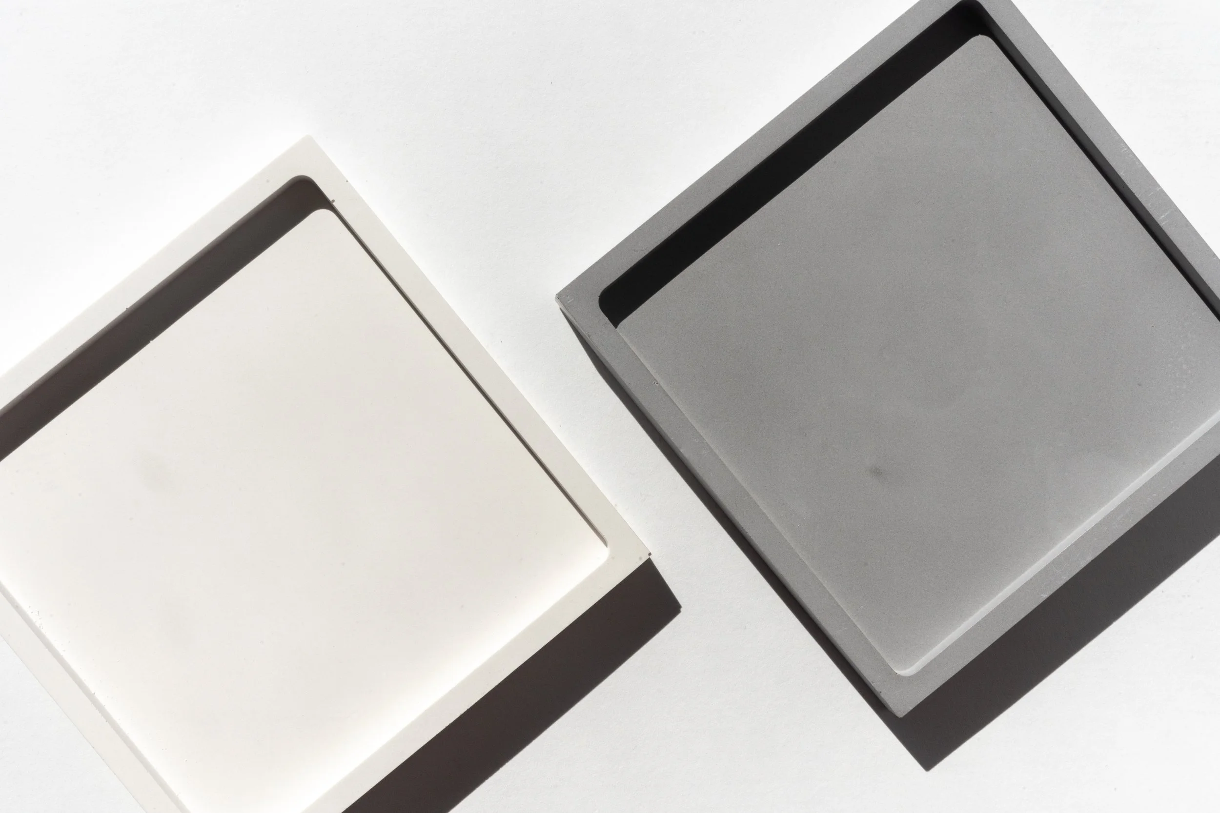KSCO_WhiteAndGreyConcreteSoapDish-02.jpg