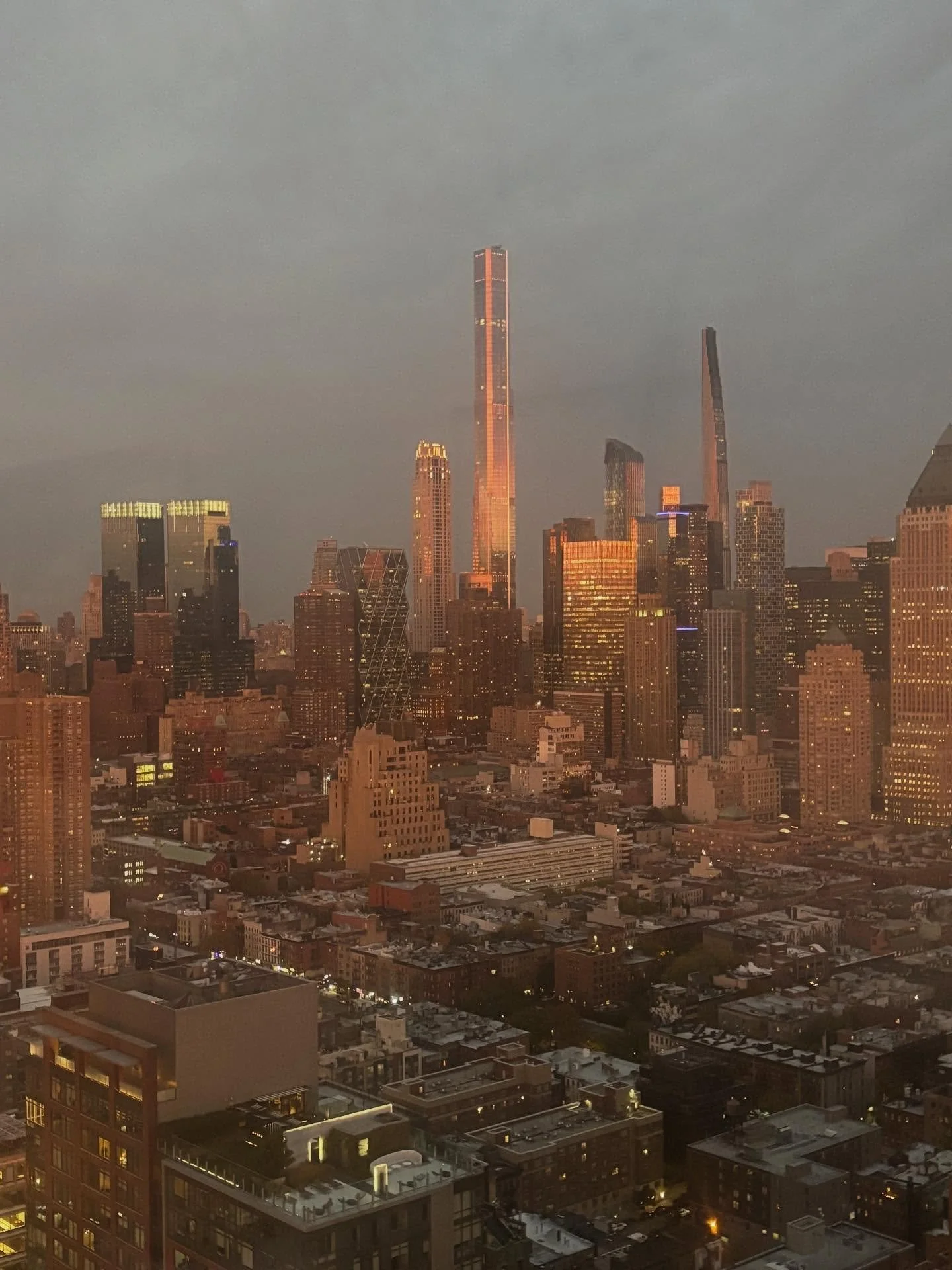 Such a fun night in NYC! Was invited to a Pilates and sip event with @ourmuuz, and it was perfect! The Pilates was top tier, and everything that followed from networking to the small bites were amazing! So glad I could make the trip! 

@brittneykhals