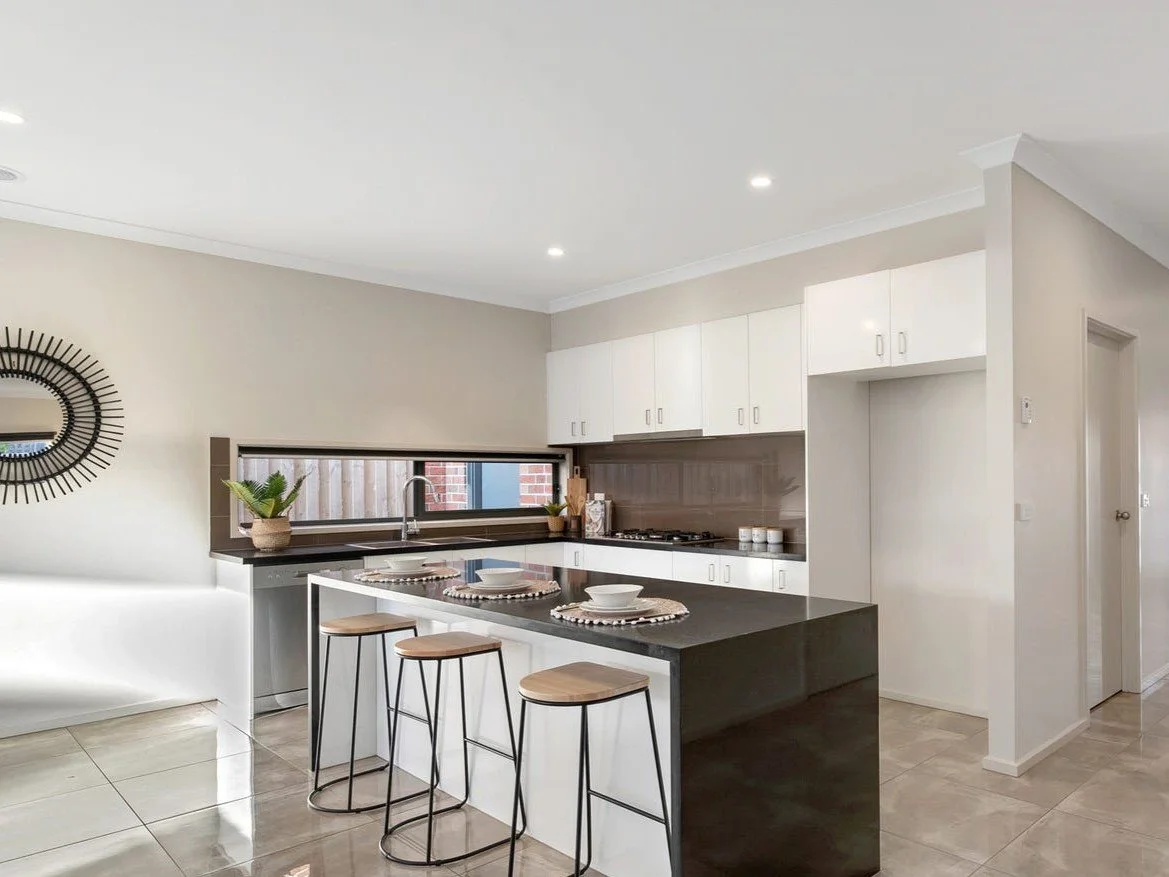 32 Spartan Avenue, Clyde North - 6.jpg