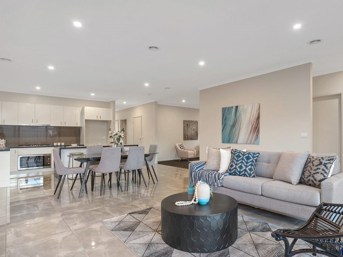 32 Spartan Avenue, Clyde North - 3.jpg