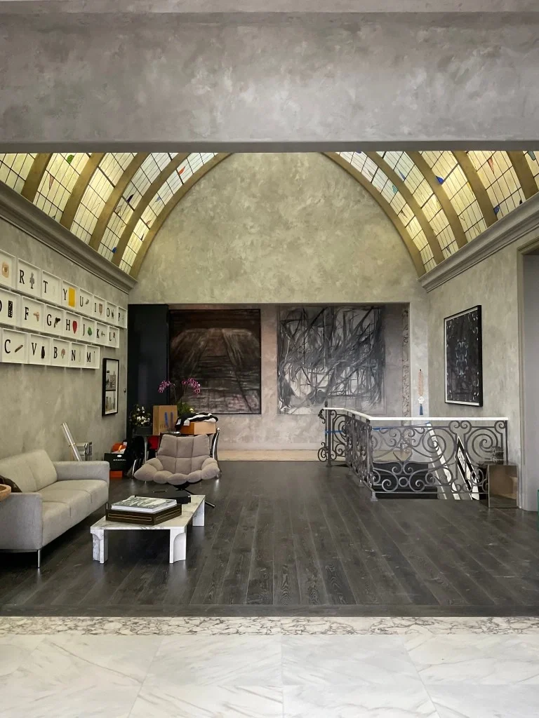 luxury-grand-entry-vaulted-matte-plaster-ceiling.webp