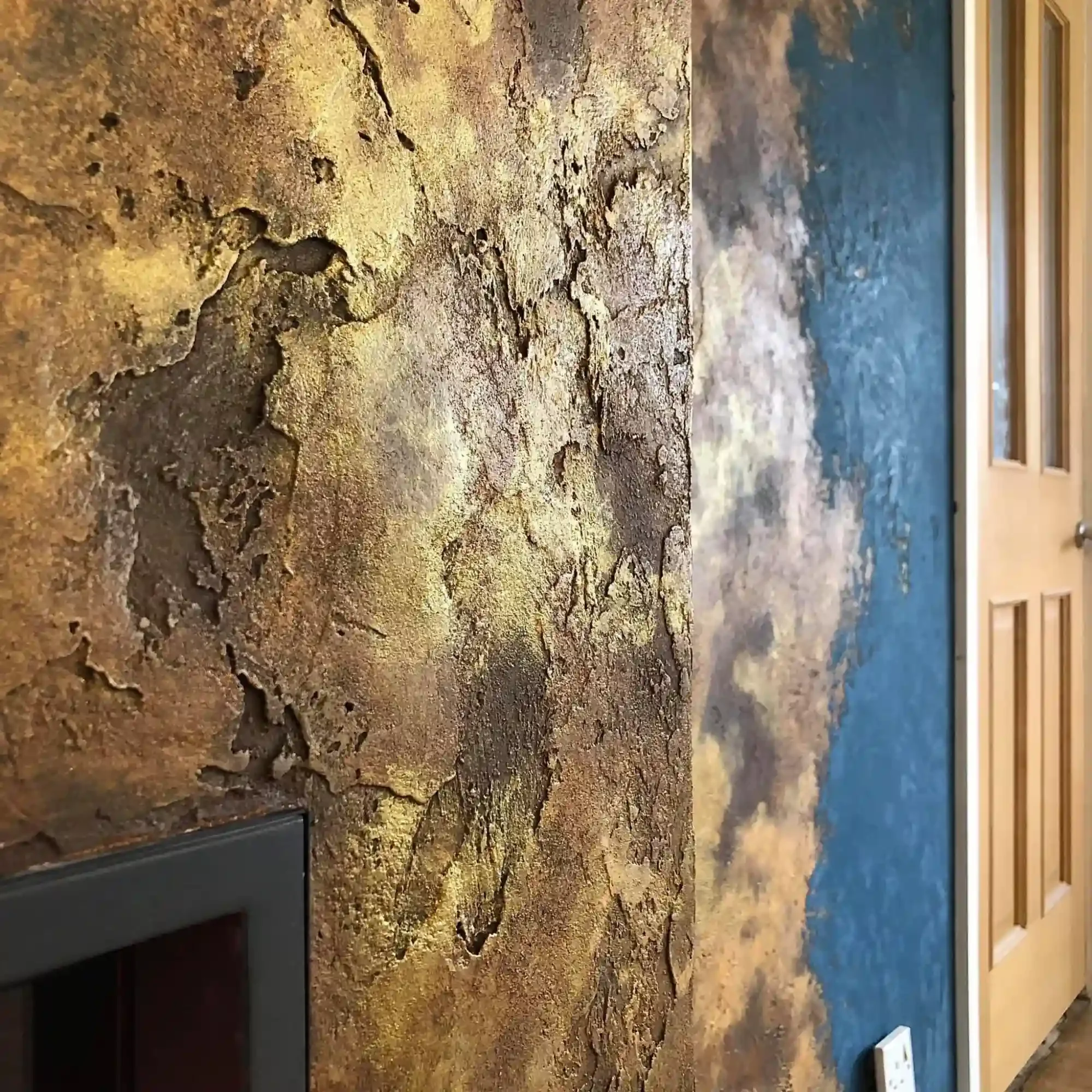 distressed-gold-leaf-heavy-textured-venetian-plaster.webp