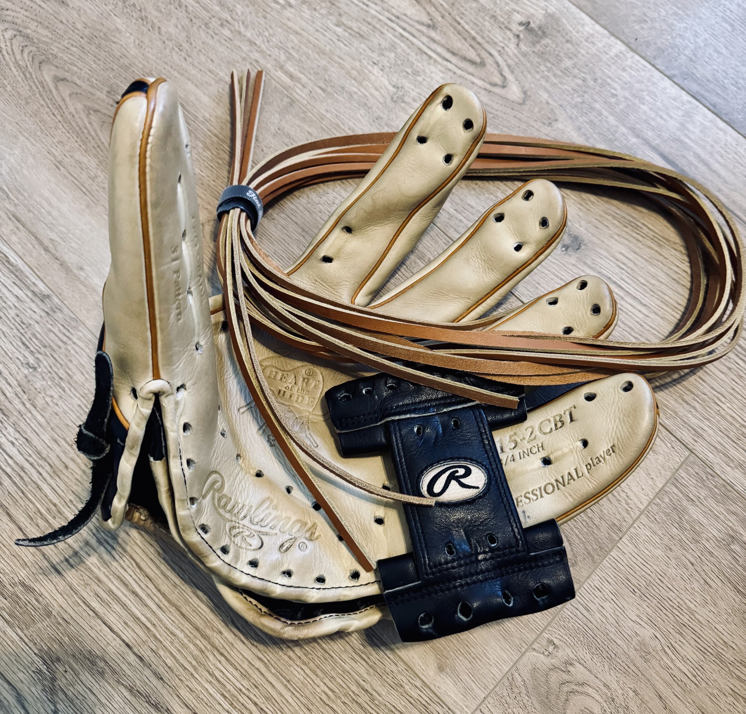 Glove Relacing - Fielding